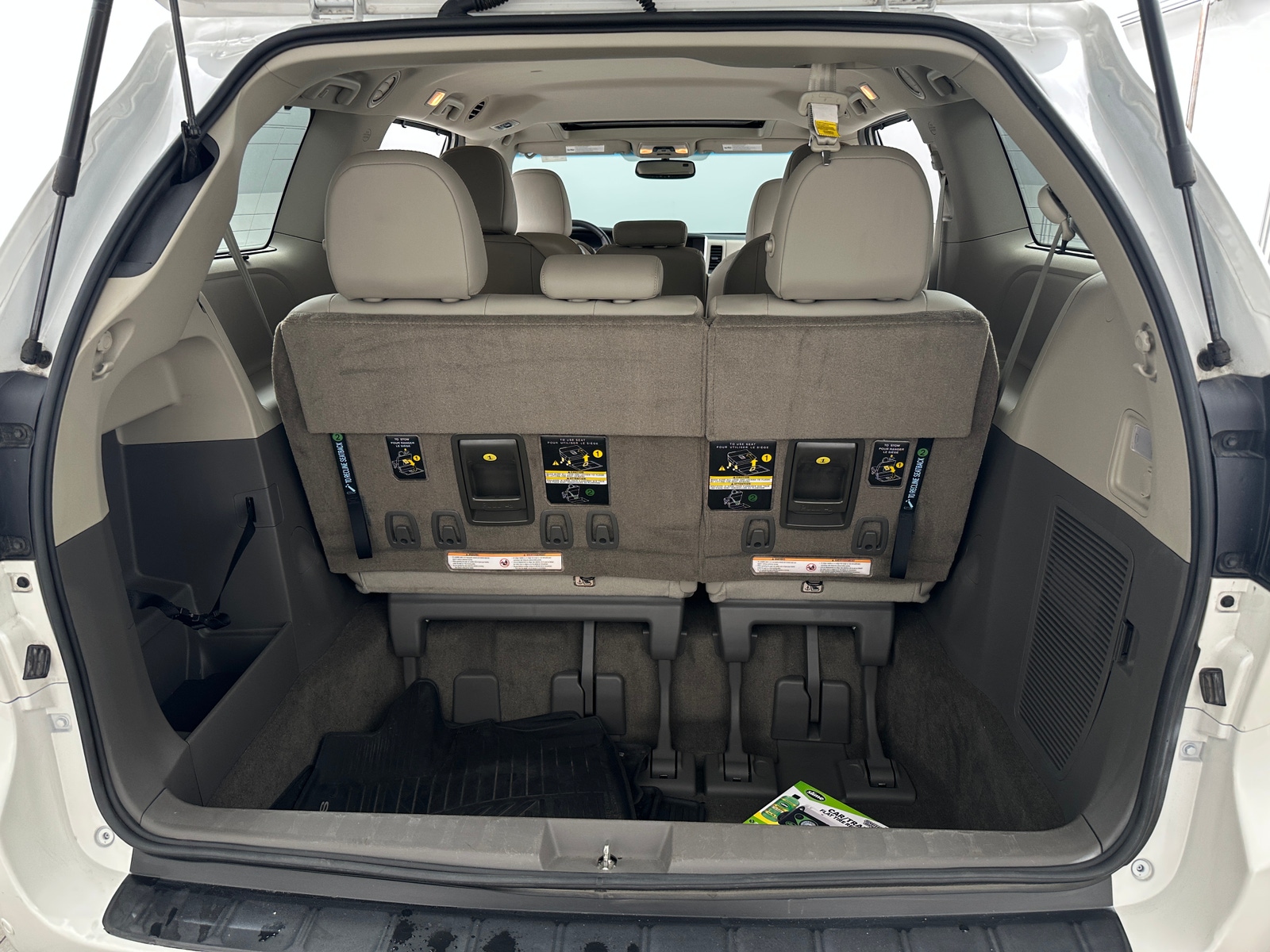 Thumbnail: 2017 Toyota Sienna - 6