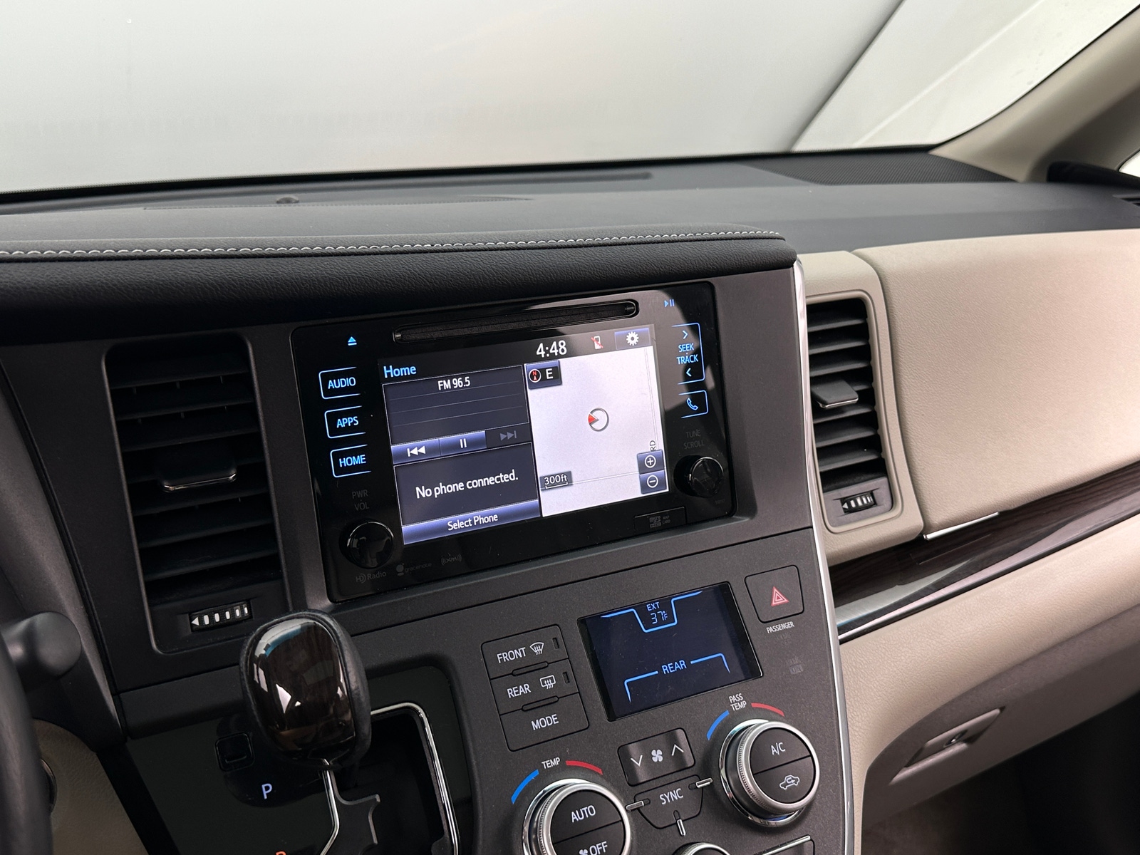 Thumbnail: 2017 Toyota Sienna - 3