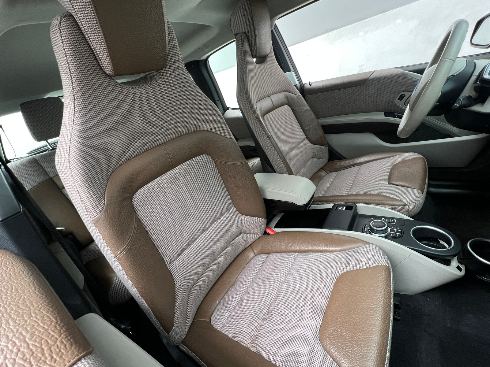 Thumbnail: 2019 BMW i3 - 2