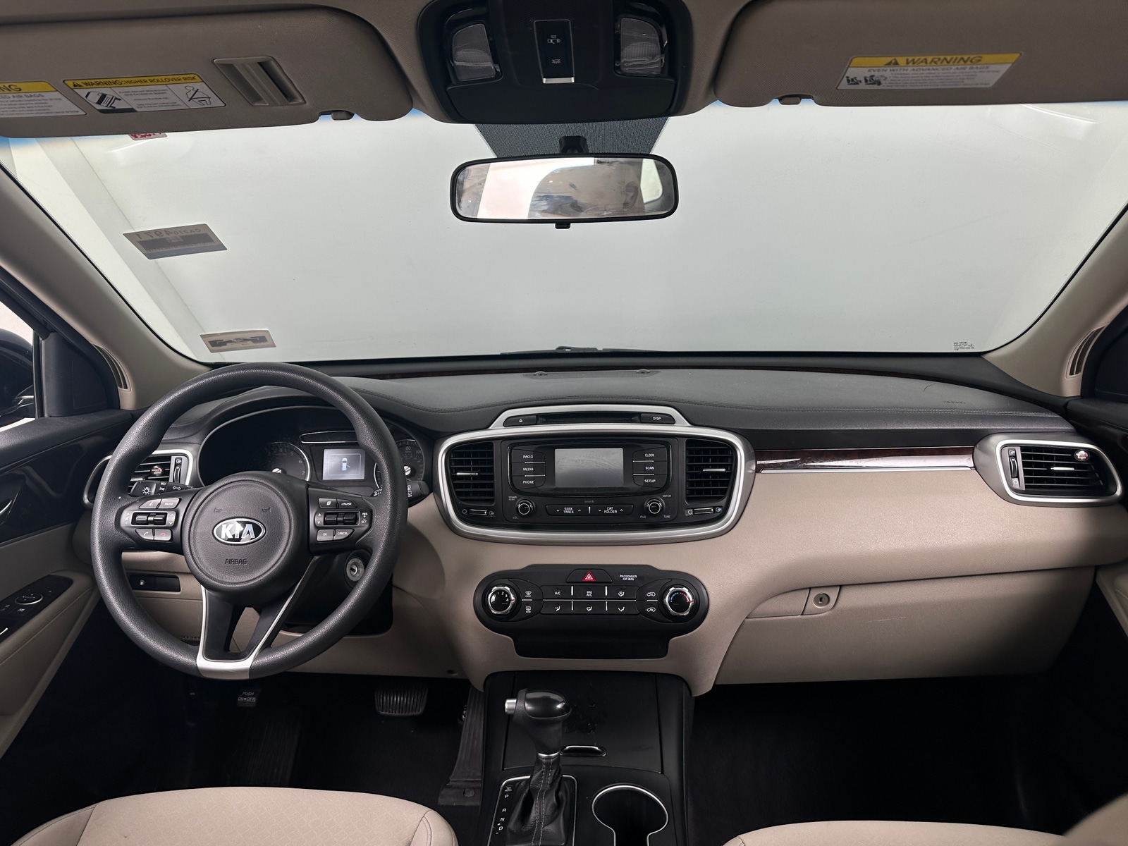 Thumbnail: 2017 Kia Sorento - 3