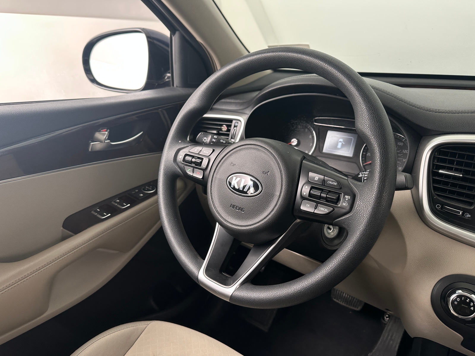 Thumbnail: 2017 Kia Sorento - 5