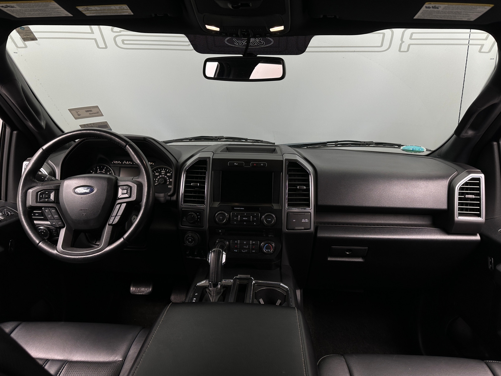 Thumbnail: 2018 Ford Econoline - 3