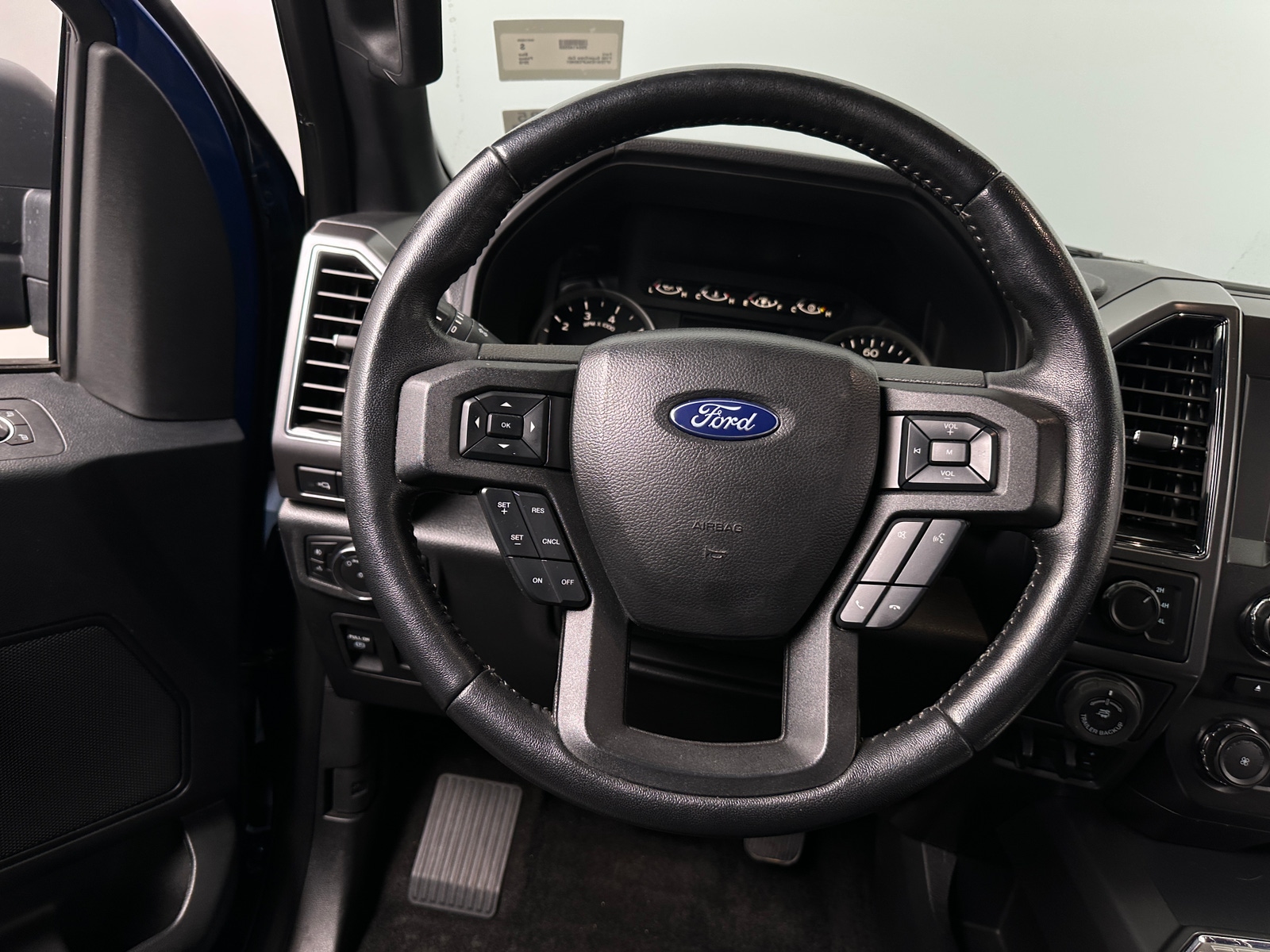 Thumbnail: 2018 Ford Econoline - 5