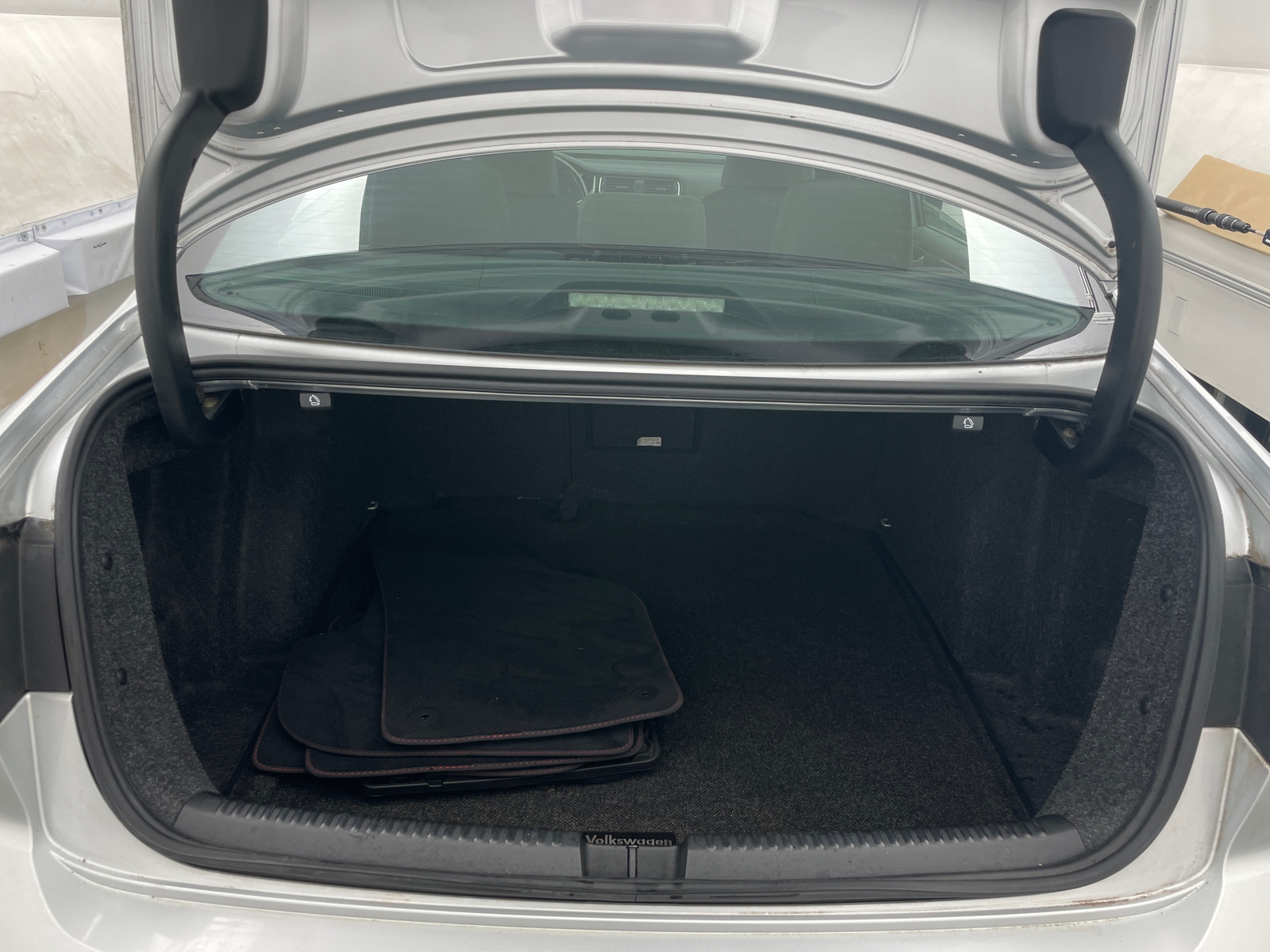 Thumbnail: 2015 Volkswagen Jetta - 6