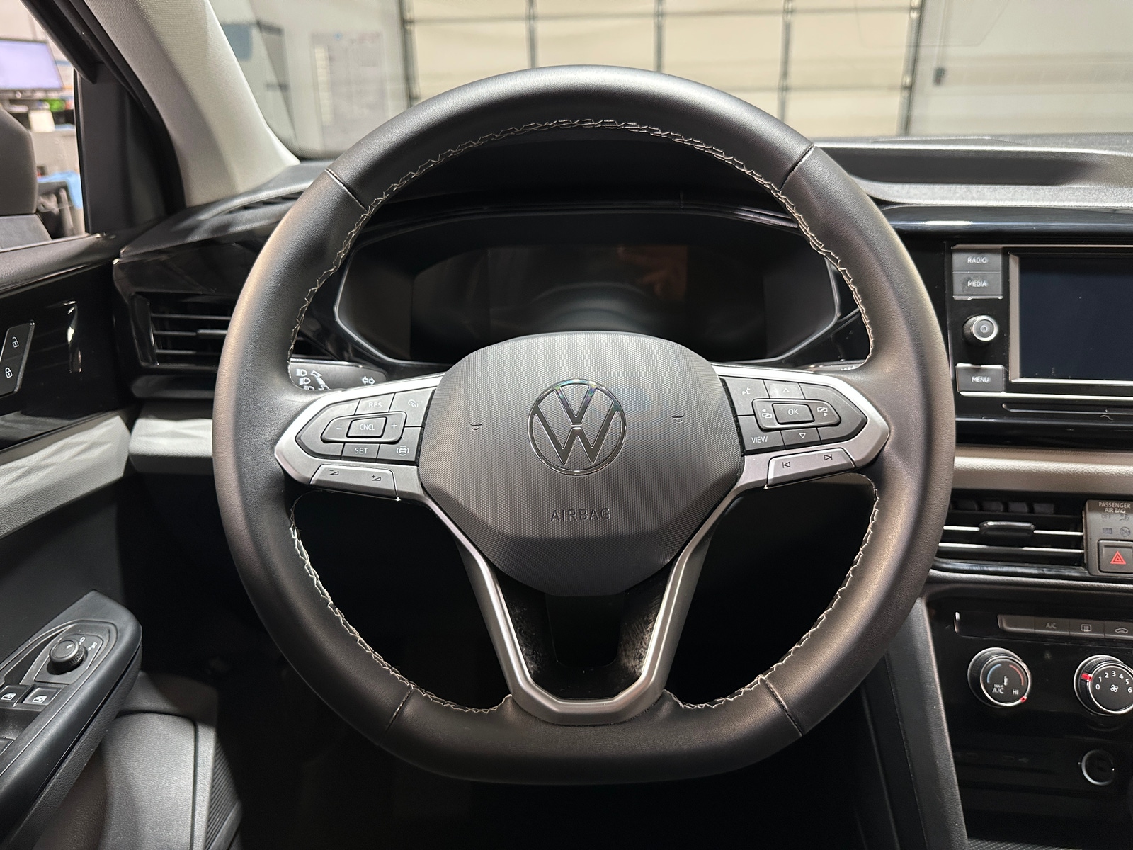 Thumbnail: 2023 Volkswagen Taos - 5