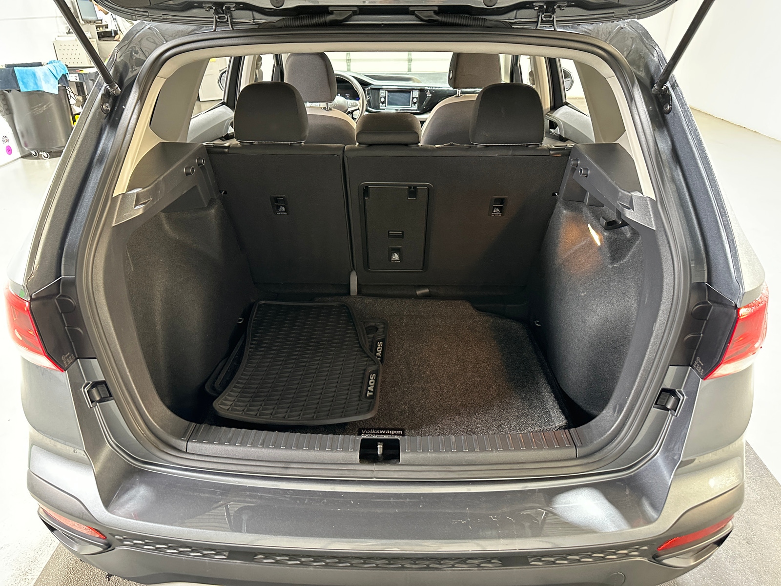 Thumbnail: 2023 Volkswagen Taos - 7