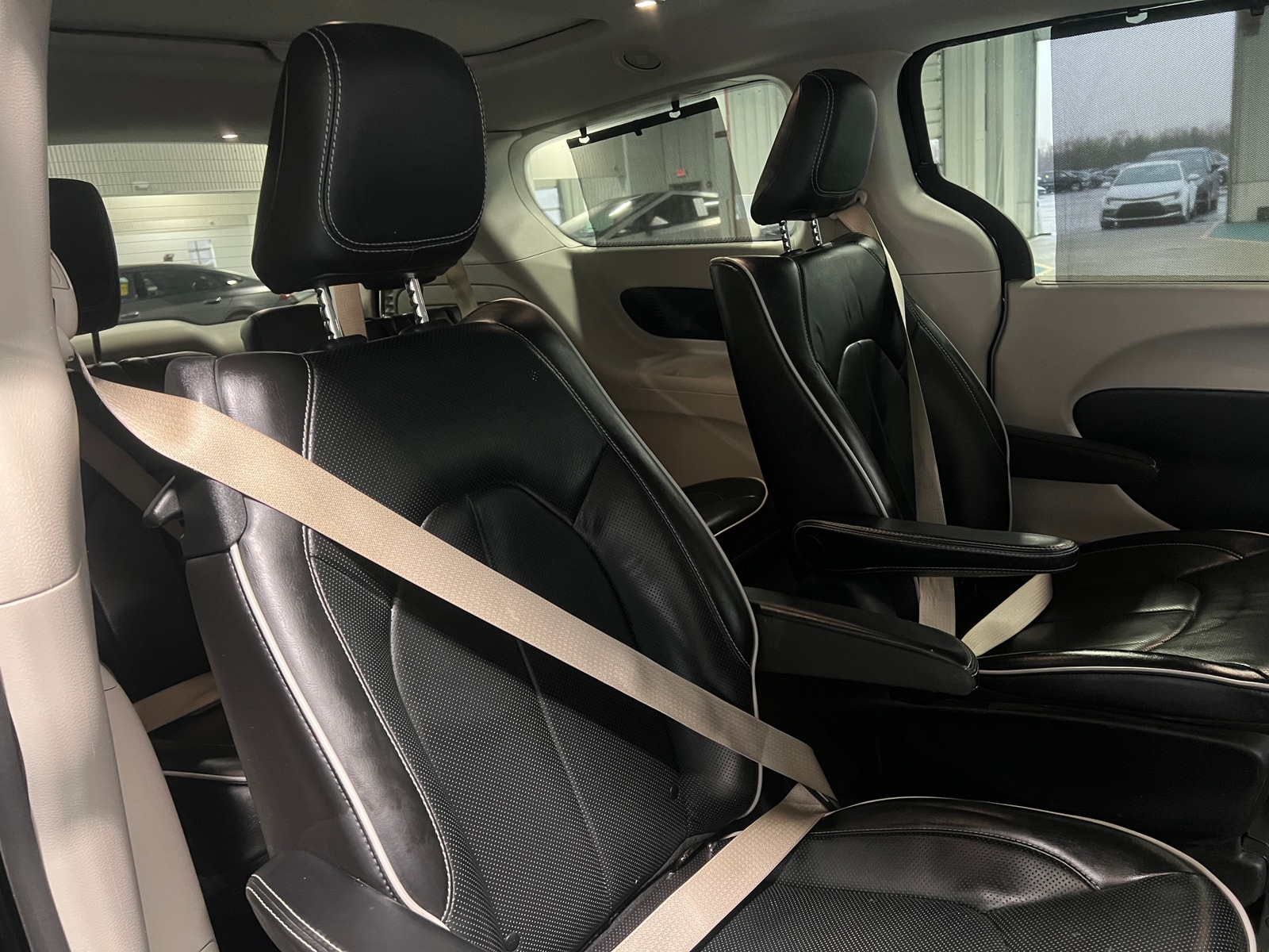 Thumbnail: 2021 Chrysler Pacifica - 5