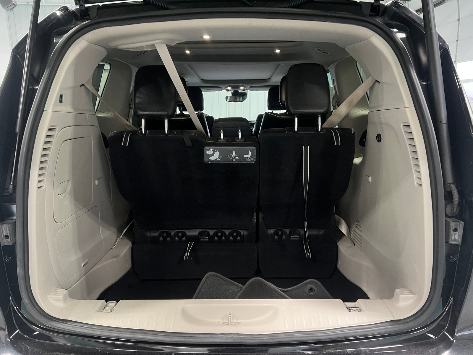 Thumbnail: 2021 Chrysler Pacifica - 6