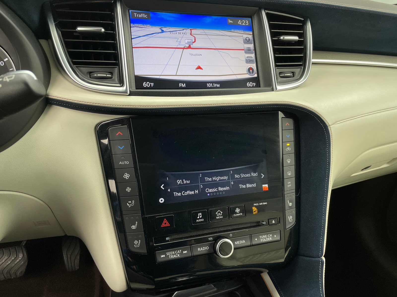 Thumbnail: 2019 INFINITI QX50 - 3