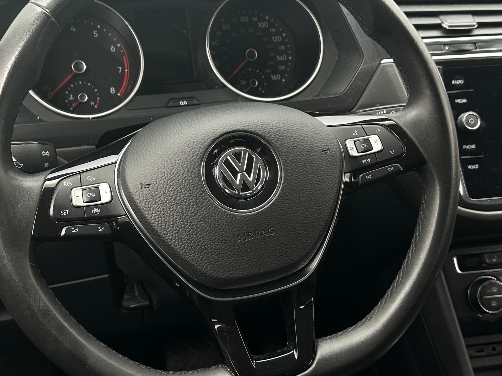 Thumbnail: 2020 Volkswagen Tiguan - 4