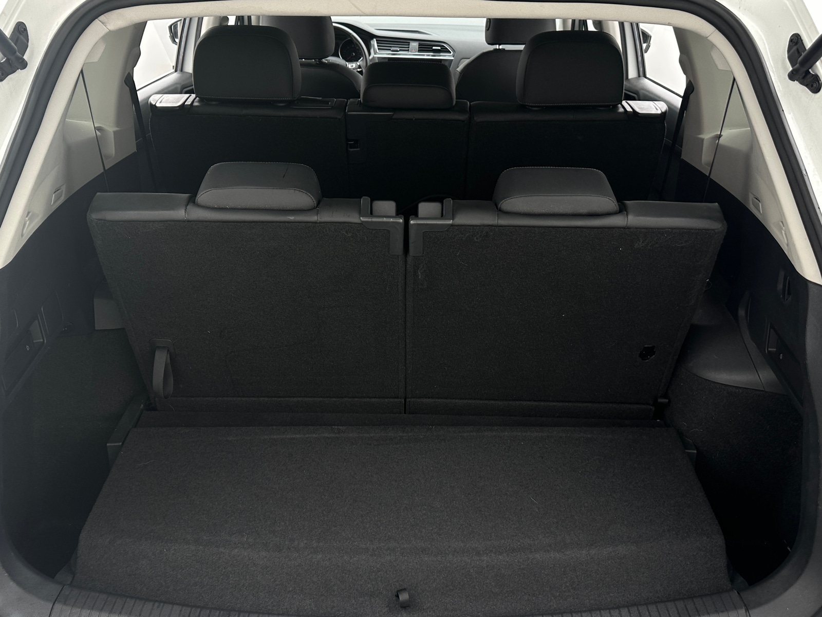 Thumbnail: 2020 Volkswagen Tiguan - 6