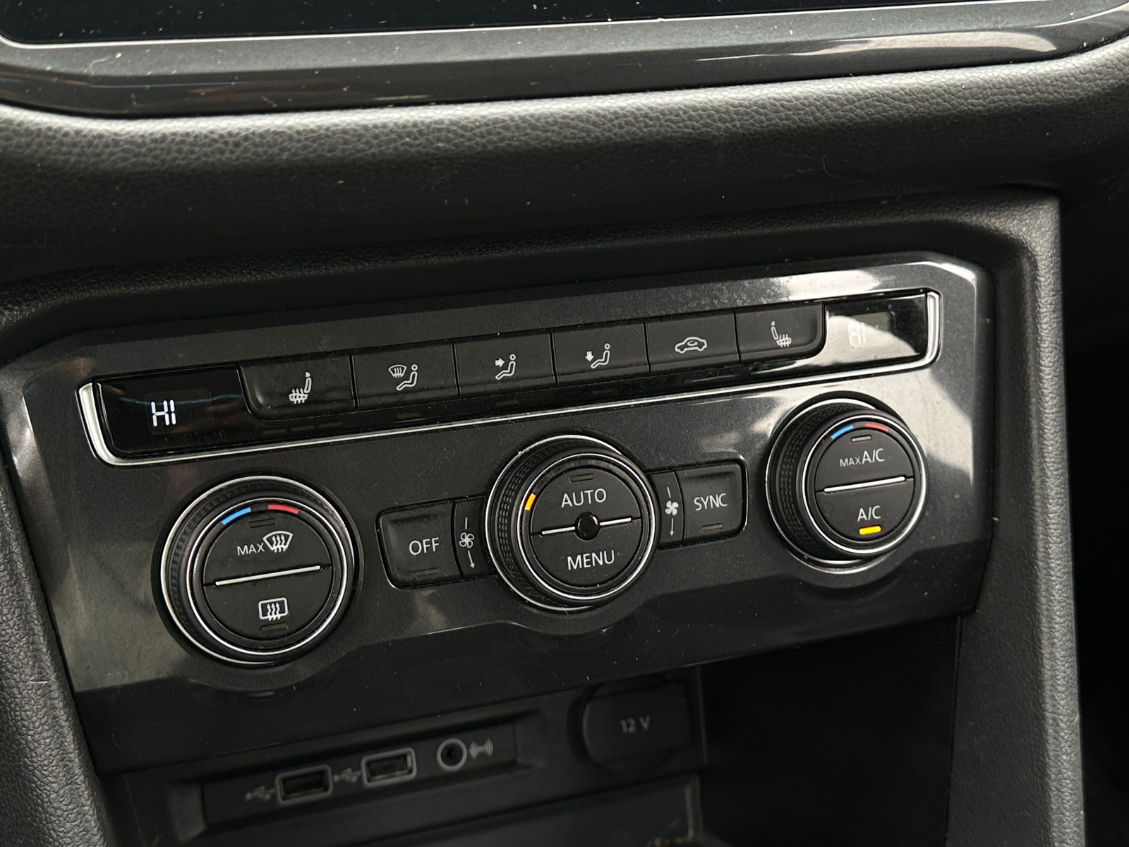 Thumbnail: 2020 Volkswagen Tiguan - 3