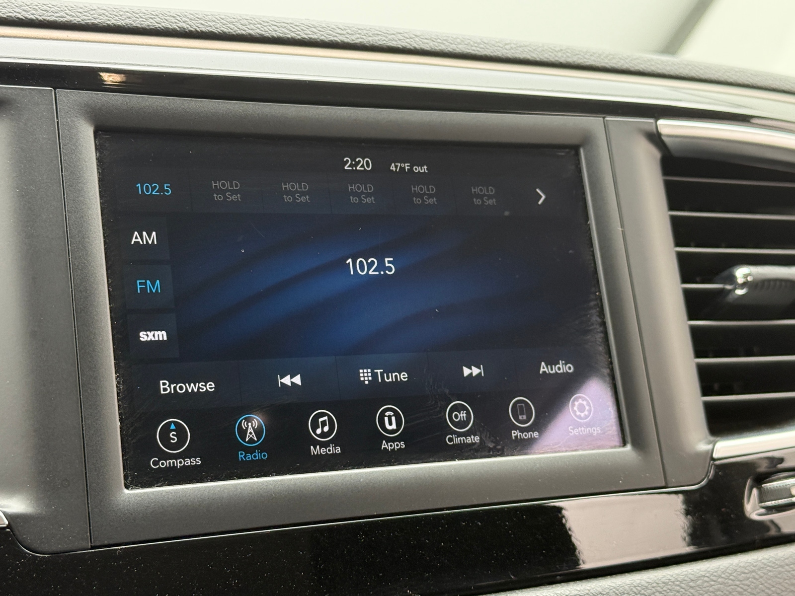 Thumbnail: 2021 Chrysler Voyager - 4