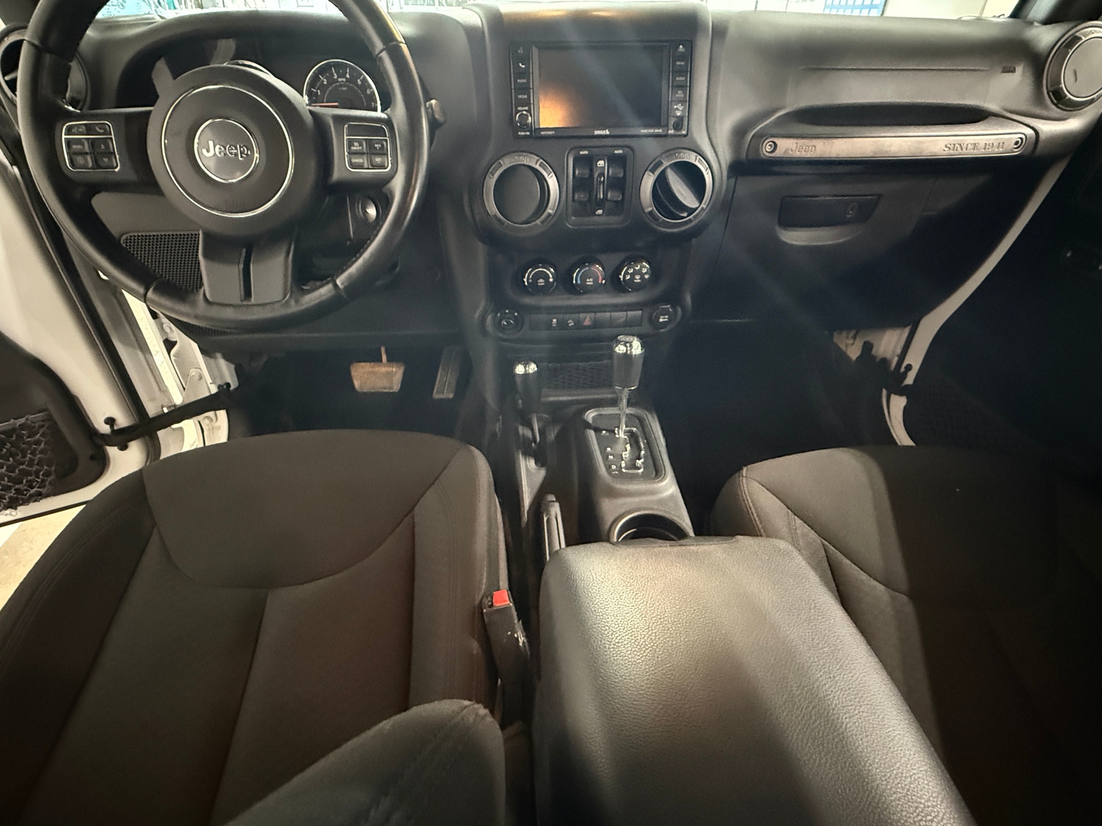 Thumbnail: 2017 Jeep Wrangler - 3