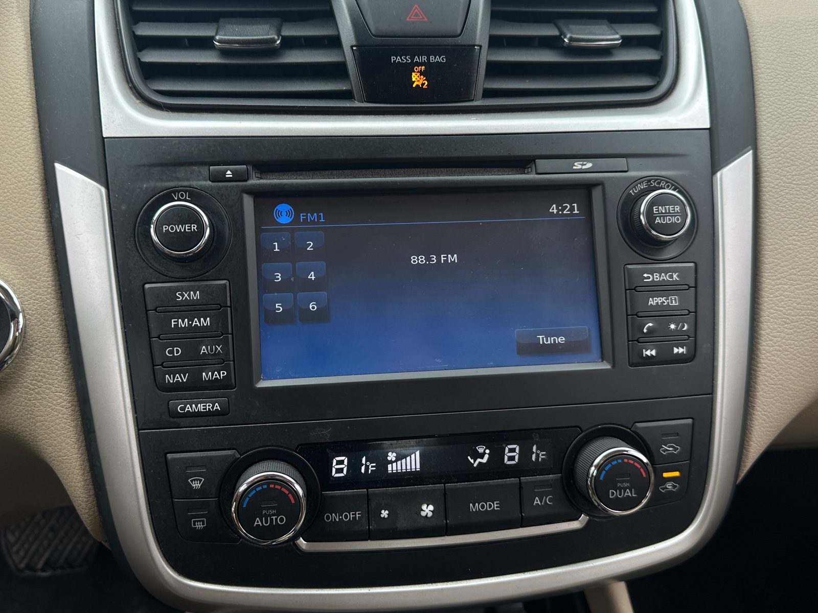 Thumbnail: 2017 Nissan Altima - 4