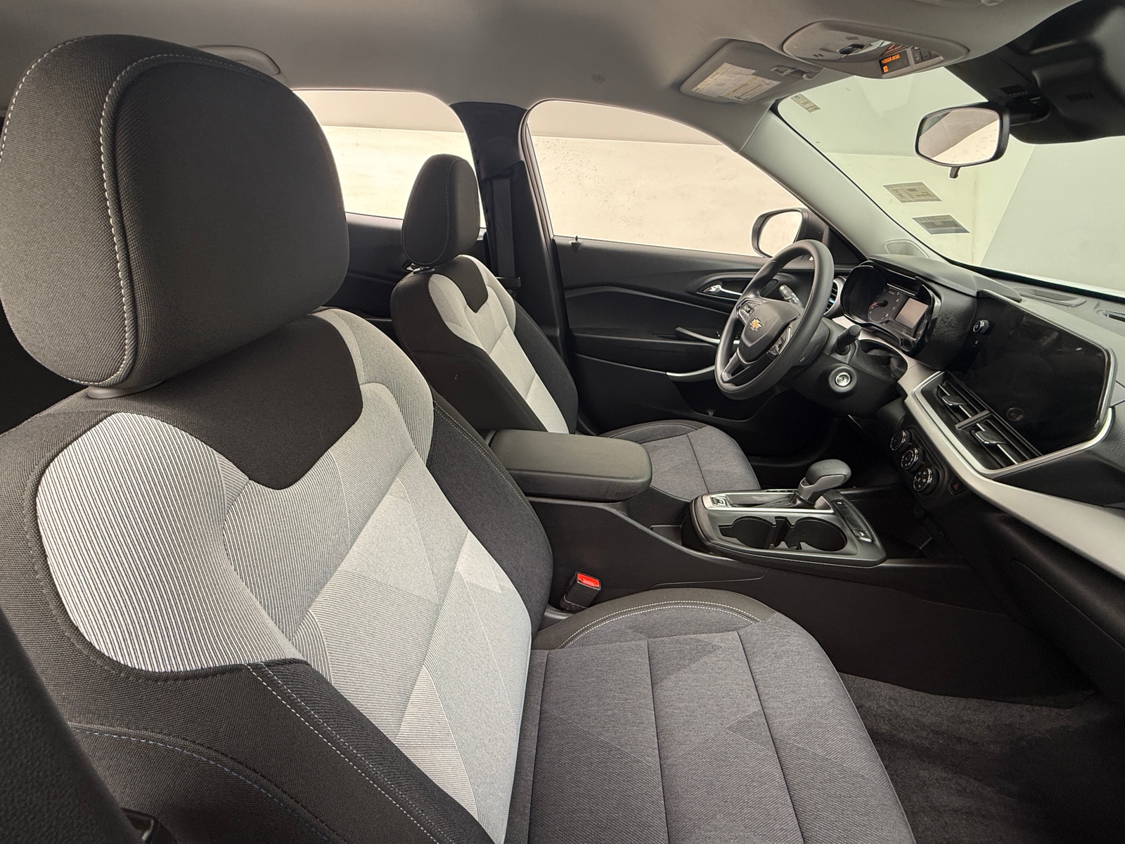 Thumbnail: 2024 Chevrolet Trax - 2