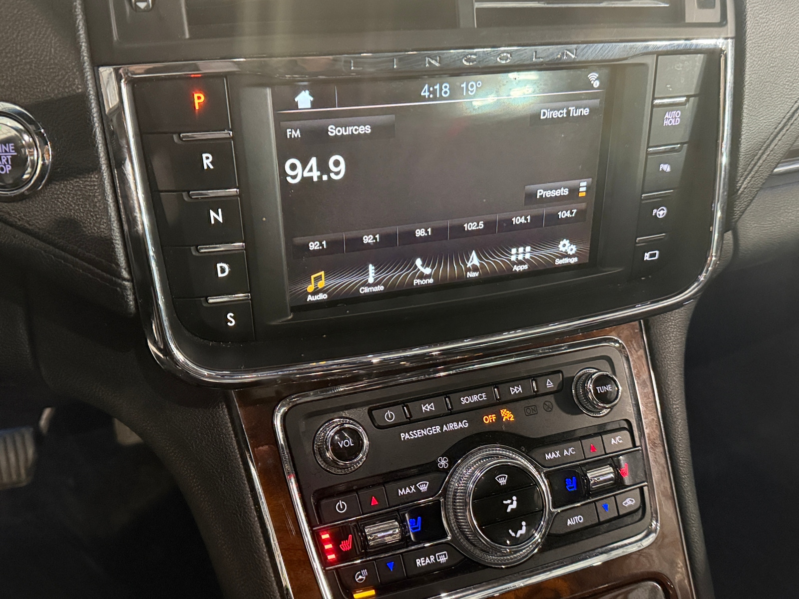 Thumbnail: 2018 Lincoln Continental - 3