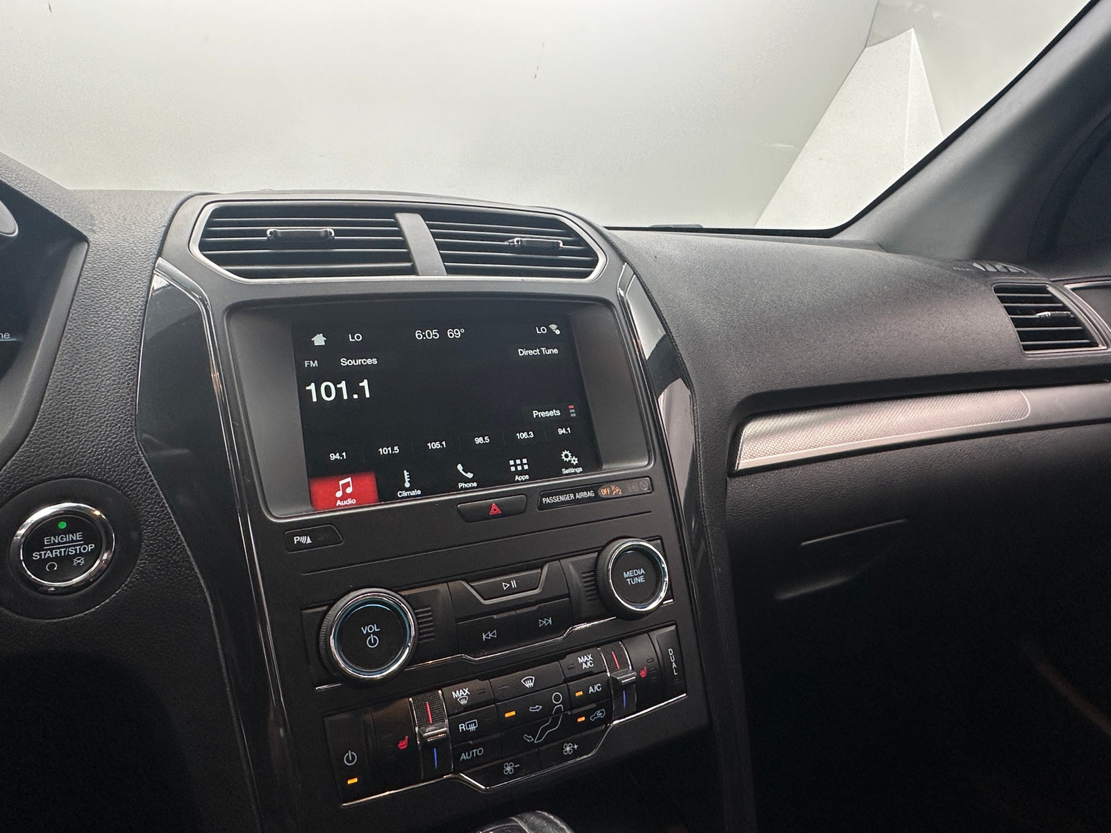 Thumbnail: 2018 Ford Explorer - 3