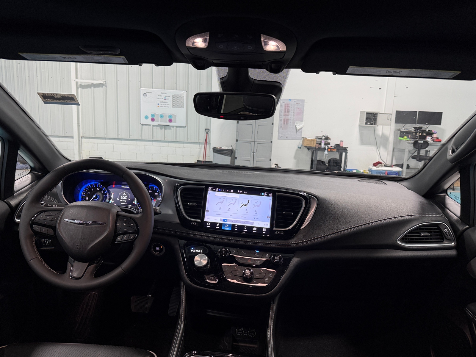 Thumbnail: 2025 Chrysler Pacifica - 2