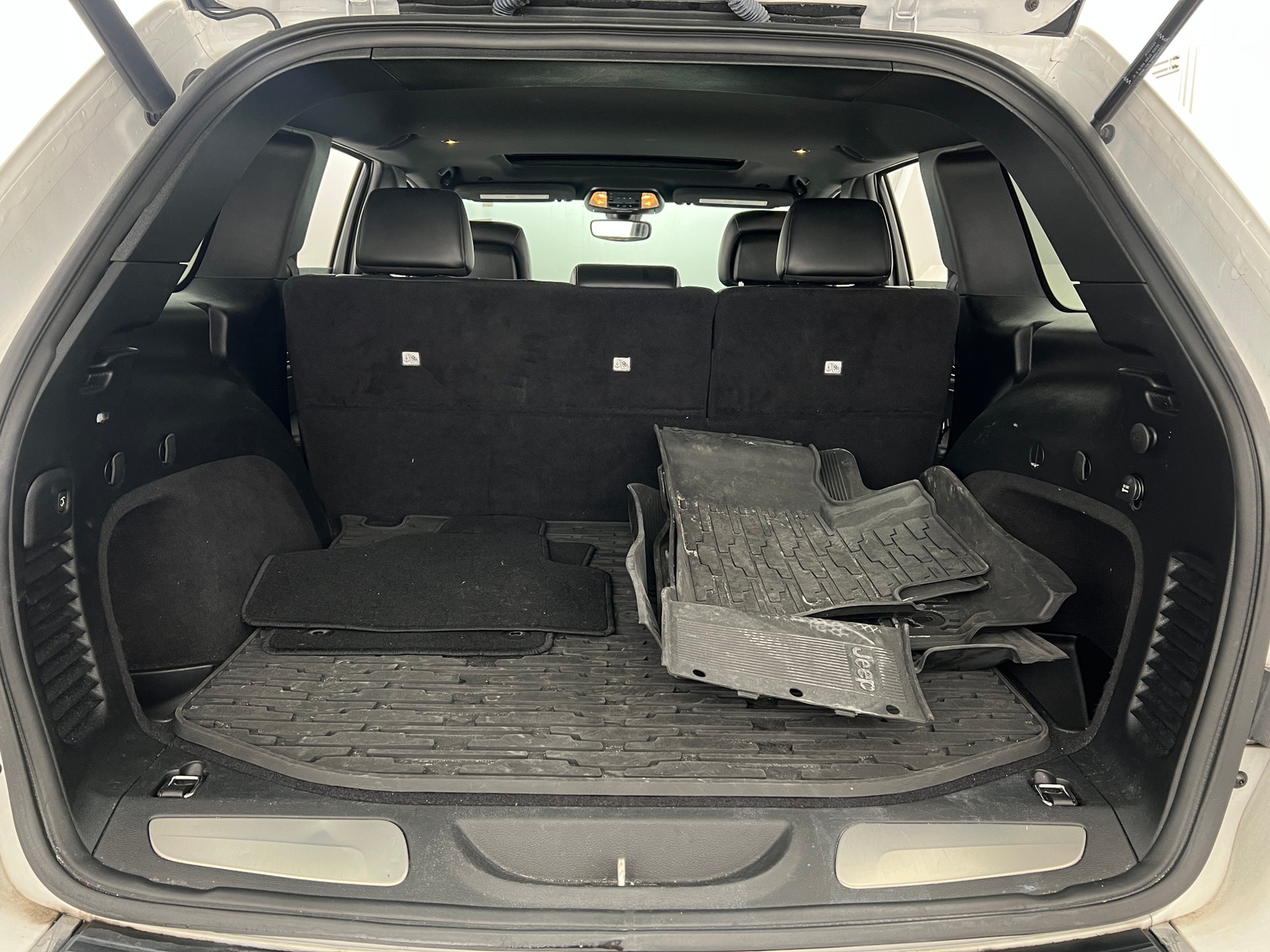 Thumbnail: 2019 Jeep Grand Cherokee - 6