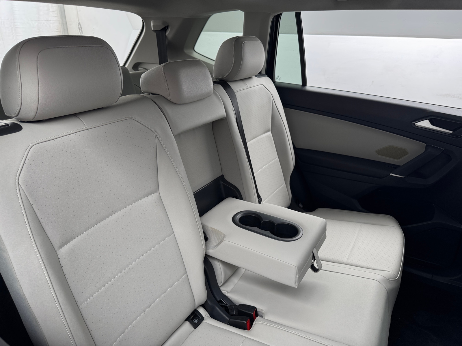 Thumbnail: 2018 Volkswagen Tiguan - 5