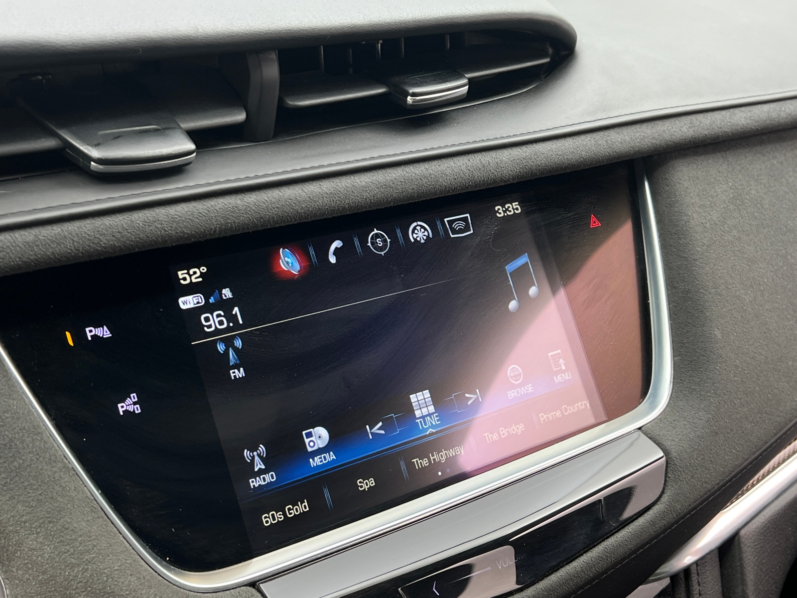 Thumbnail: 2018 Cadillac XT5 - 3