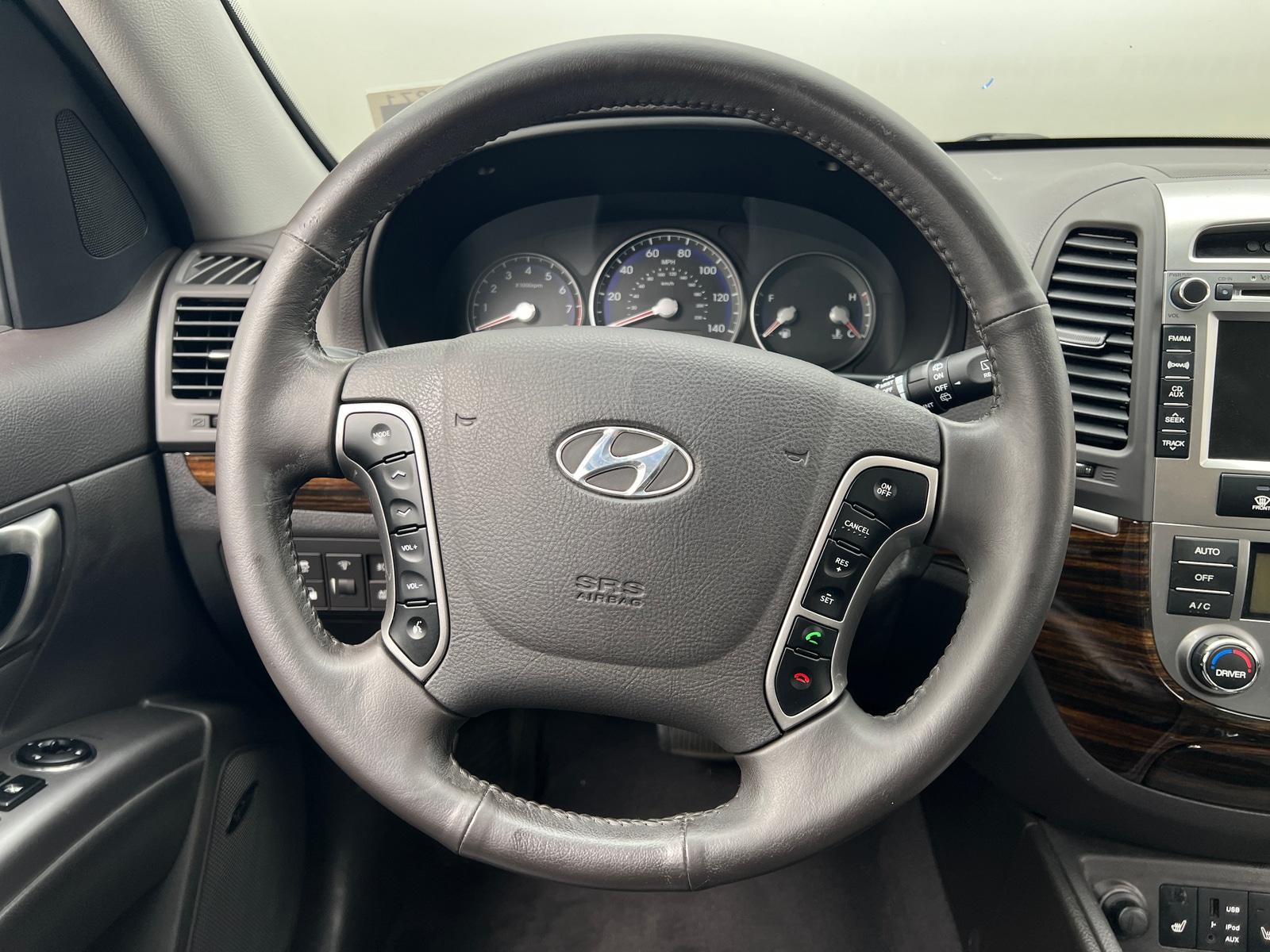 Thumbnail: 2012 Hyundai Santa Fe - 4