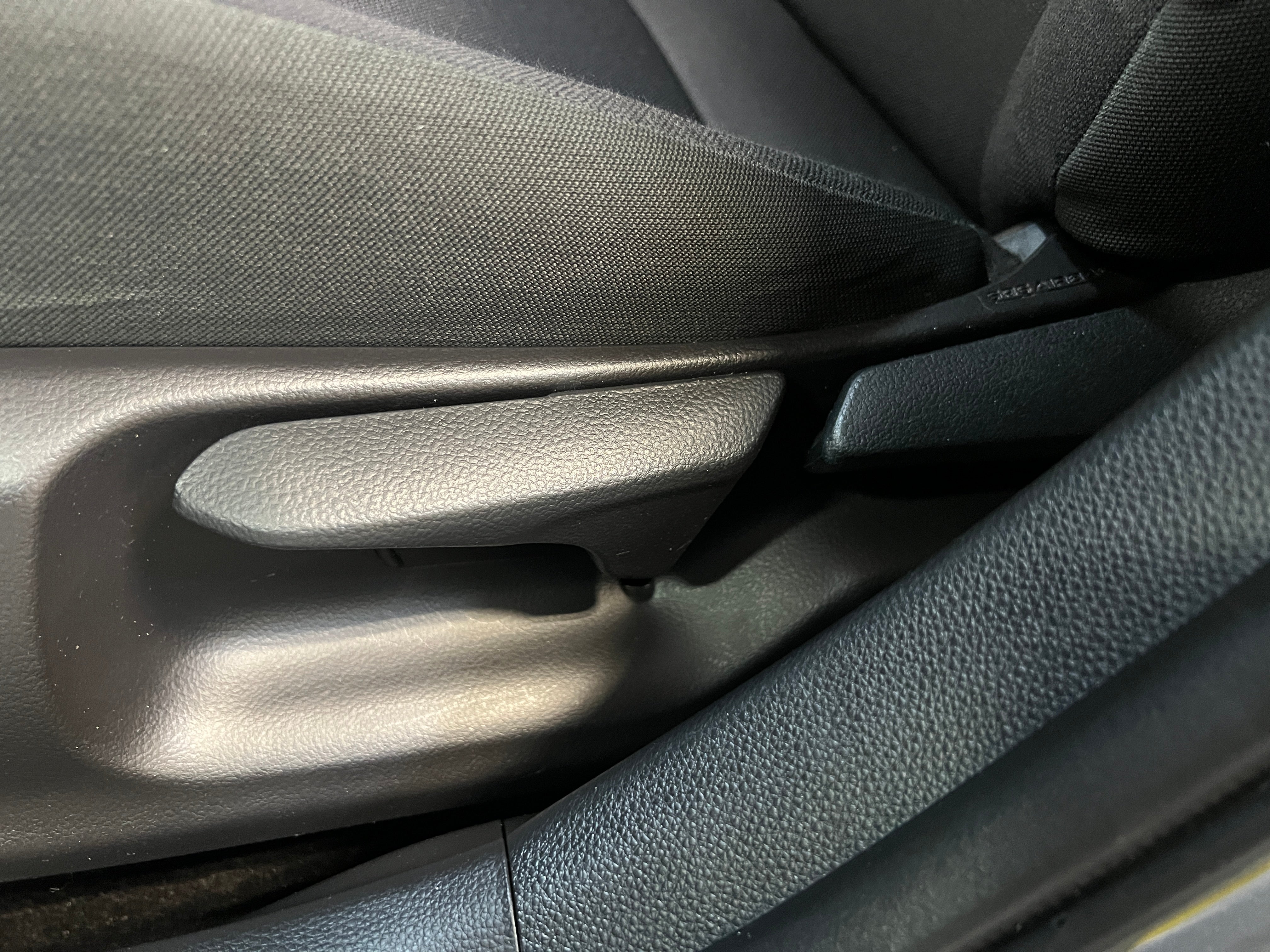 Used 2022 Toyota Corolla LE with VIN JTDEAMDE0NJ039270 for sale in Kansas City