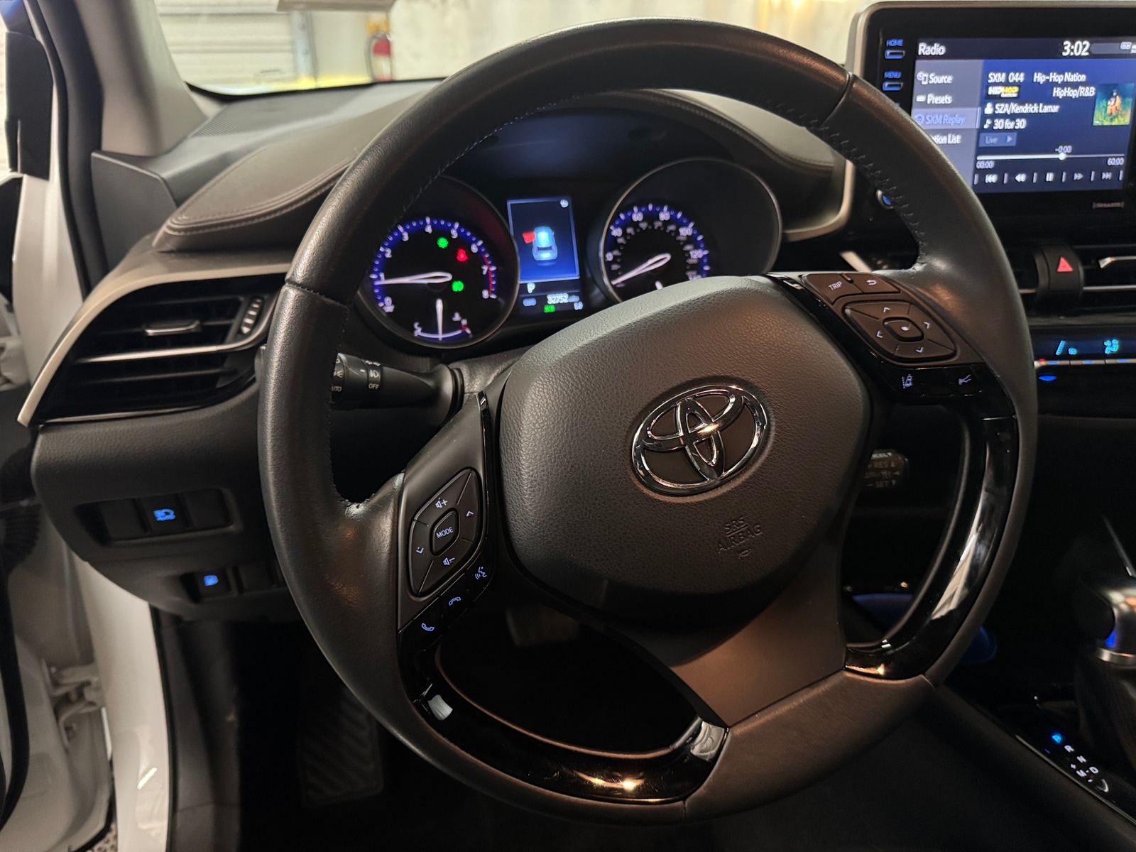 Thumbnail: 2022 Toyota C-HR - 4