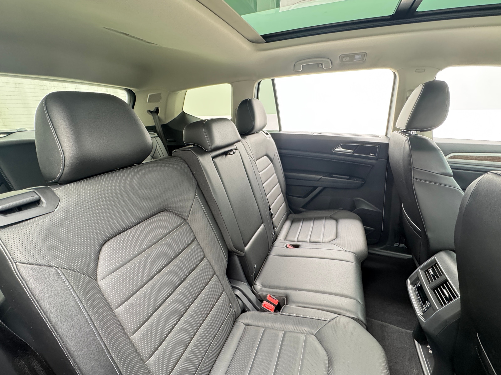 Thumbnail: 2018 Volkswagen Atlas - 6