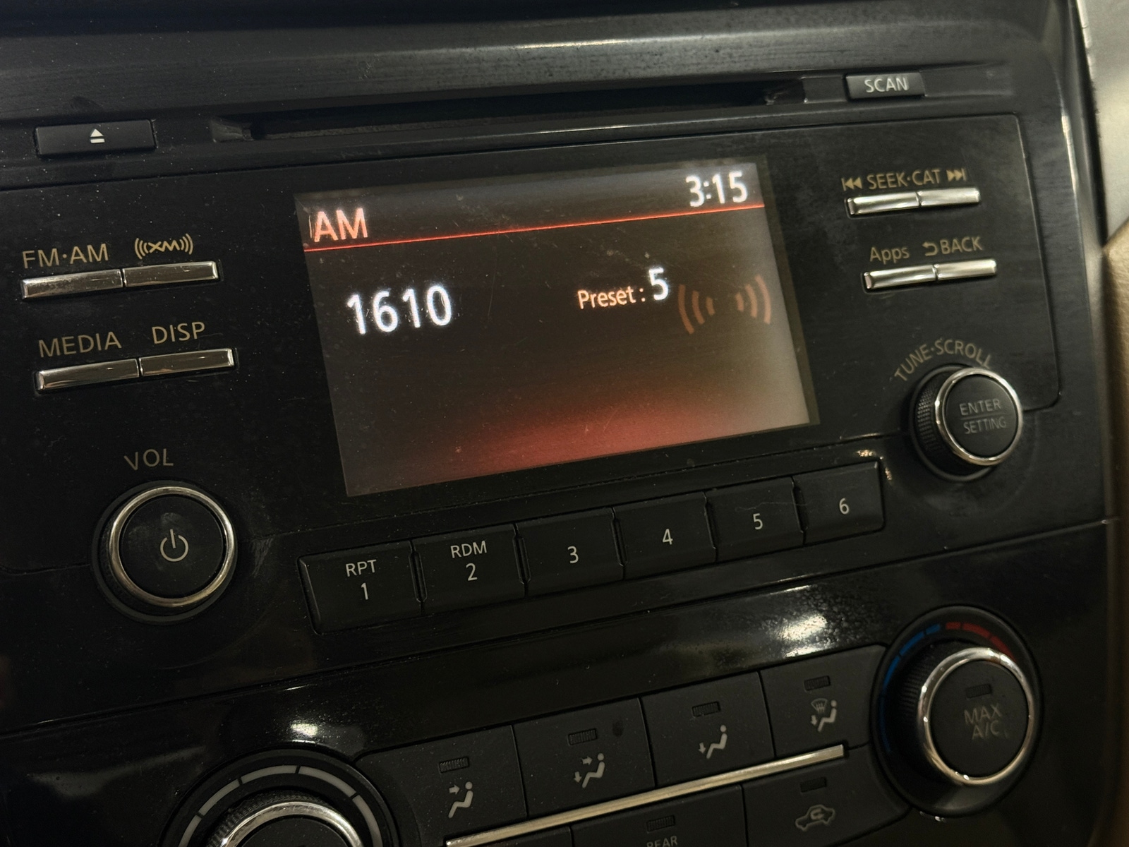 Thumbnail: 2015 Nissan Rogue - 4