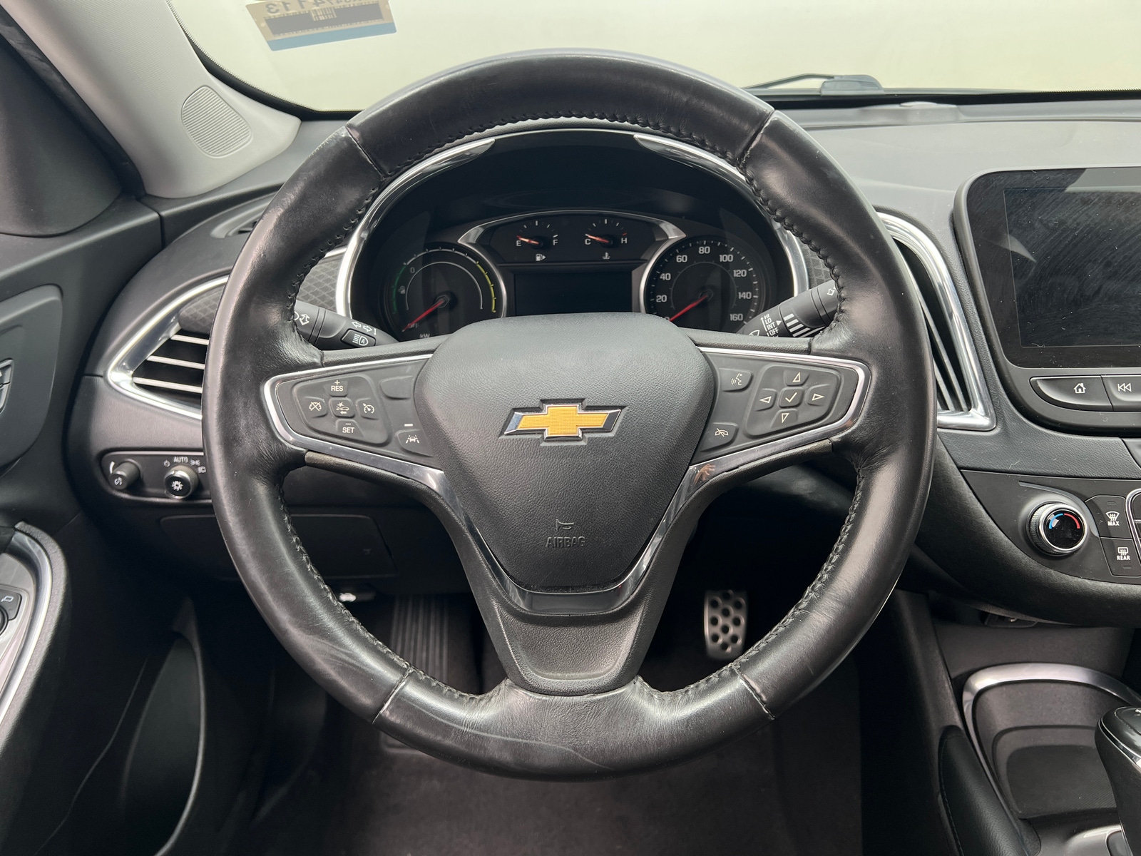 Thumbnail: 2017 Chevrolet Malibu - 5