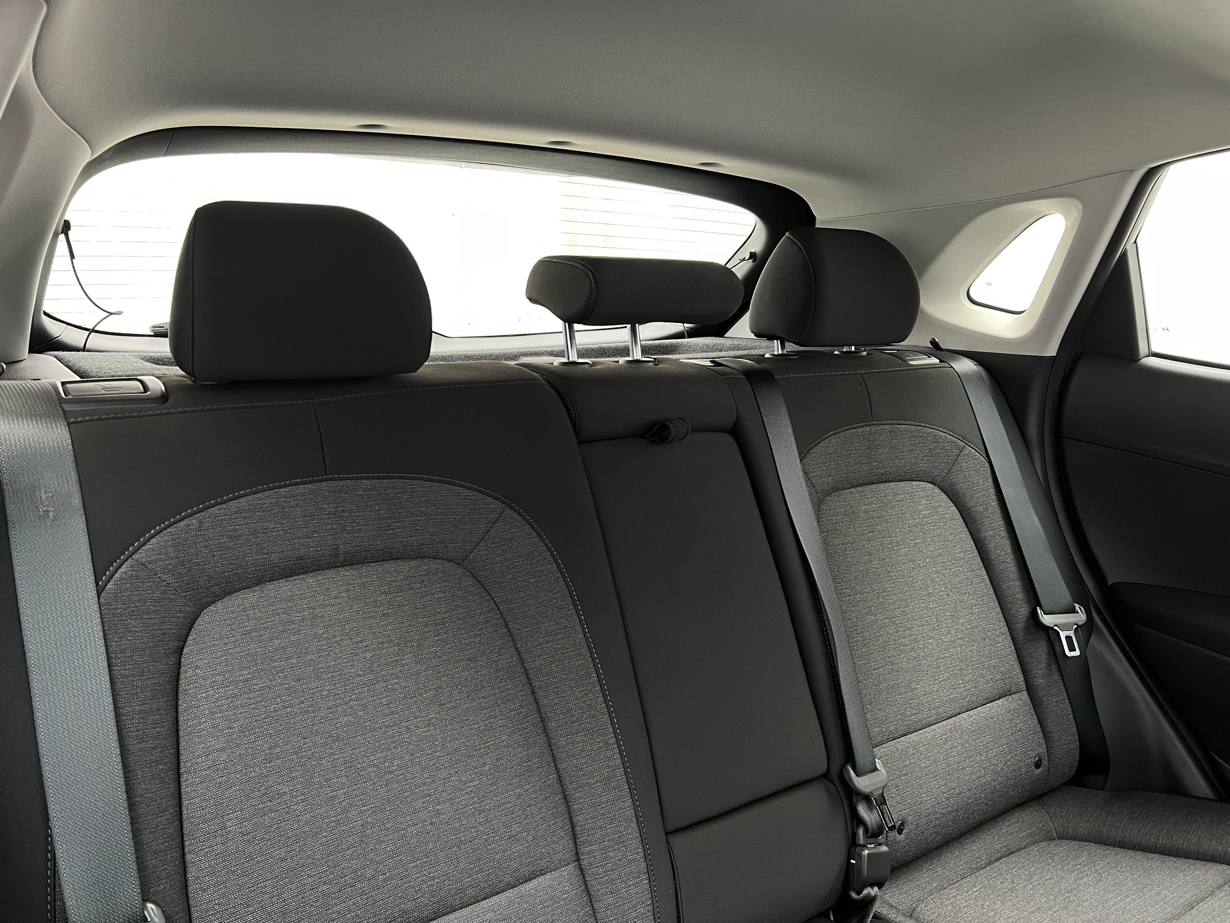 Used 2022 Hyundai Kona EV SEL with VIN KM8K33AG7NU158702 for sale in Oak Creek, WI