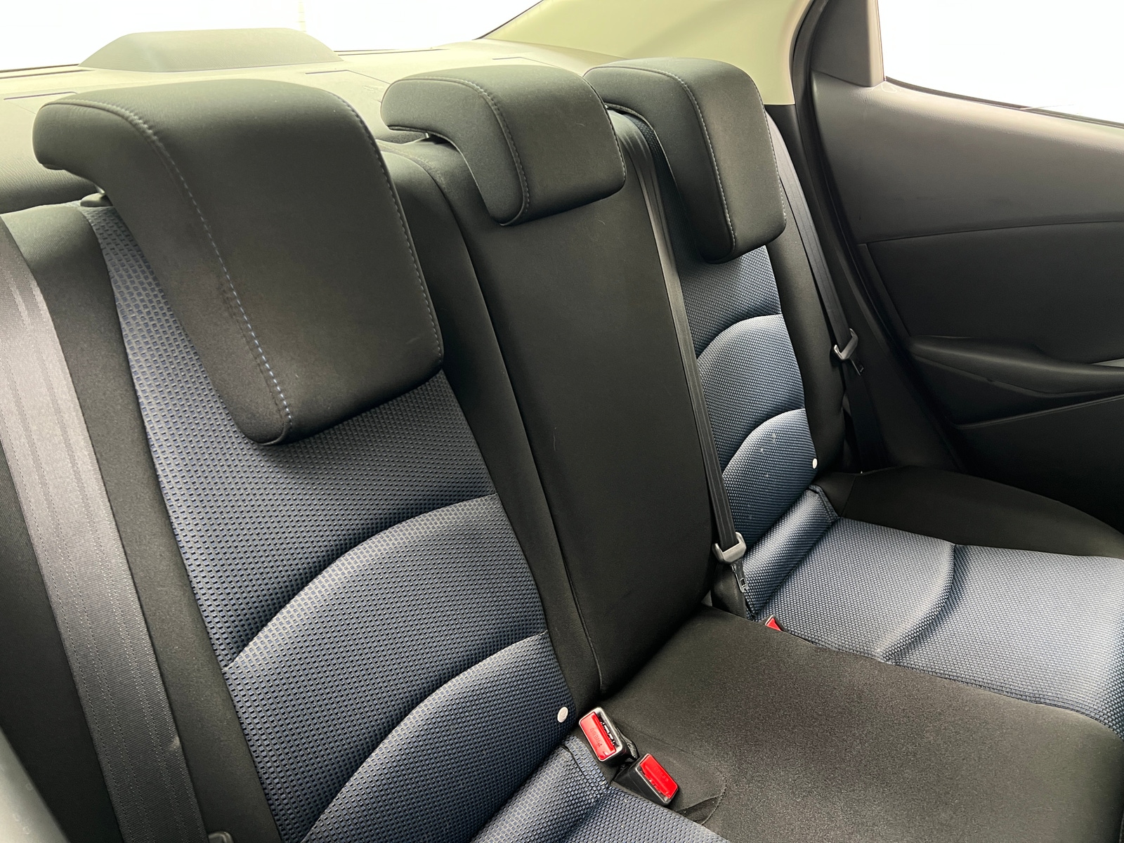 Thumbnail: 2017 Toyota Yaris iA - 6