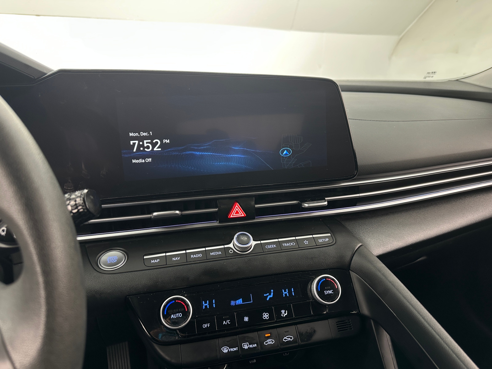 Thumbnail: 2024 Hyundai Elantra - 4