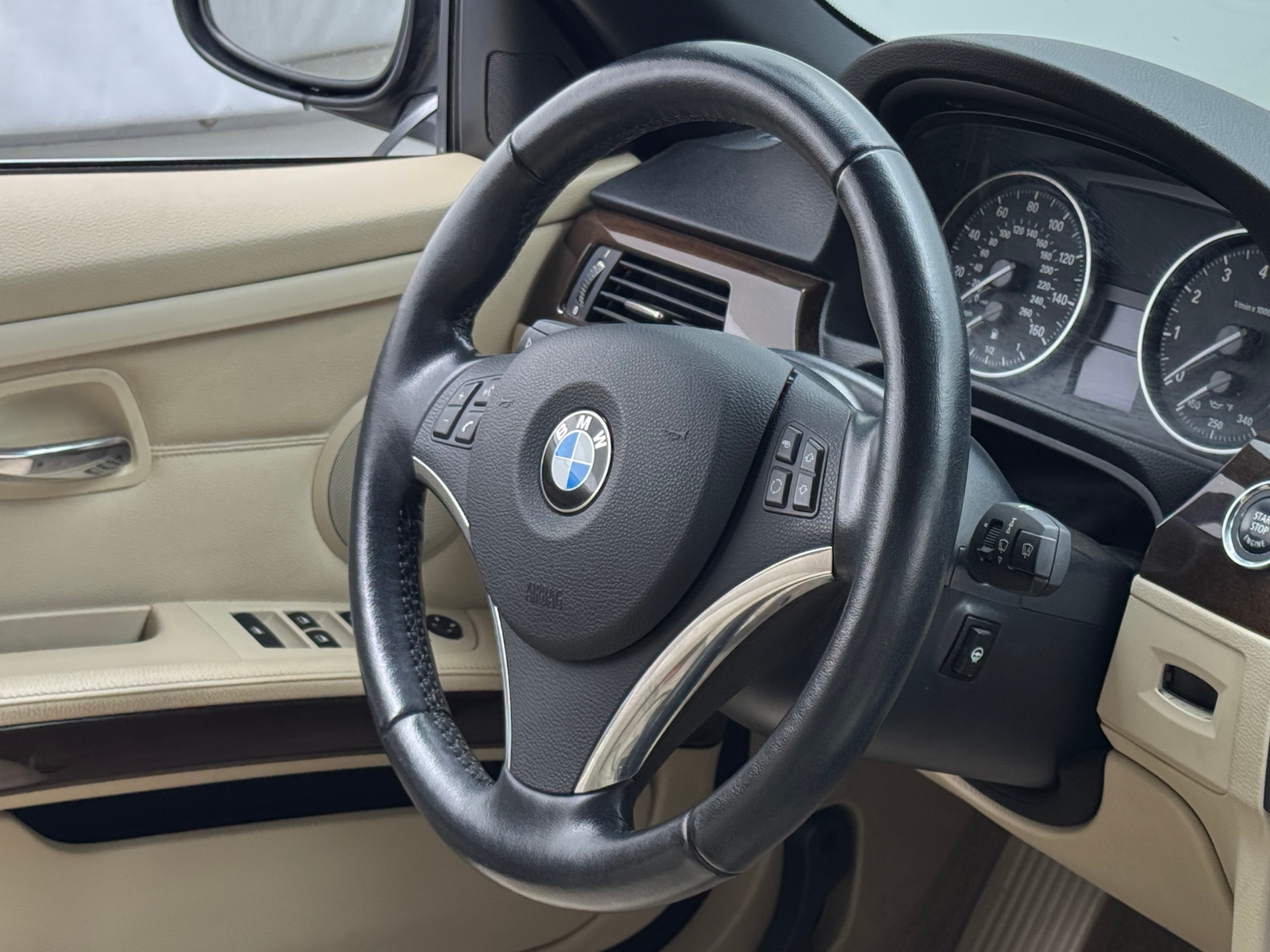 Thumbnail: 2011 BMW 3 Series - 4