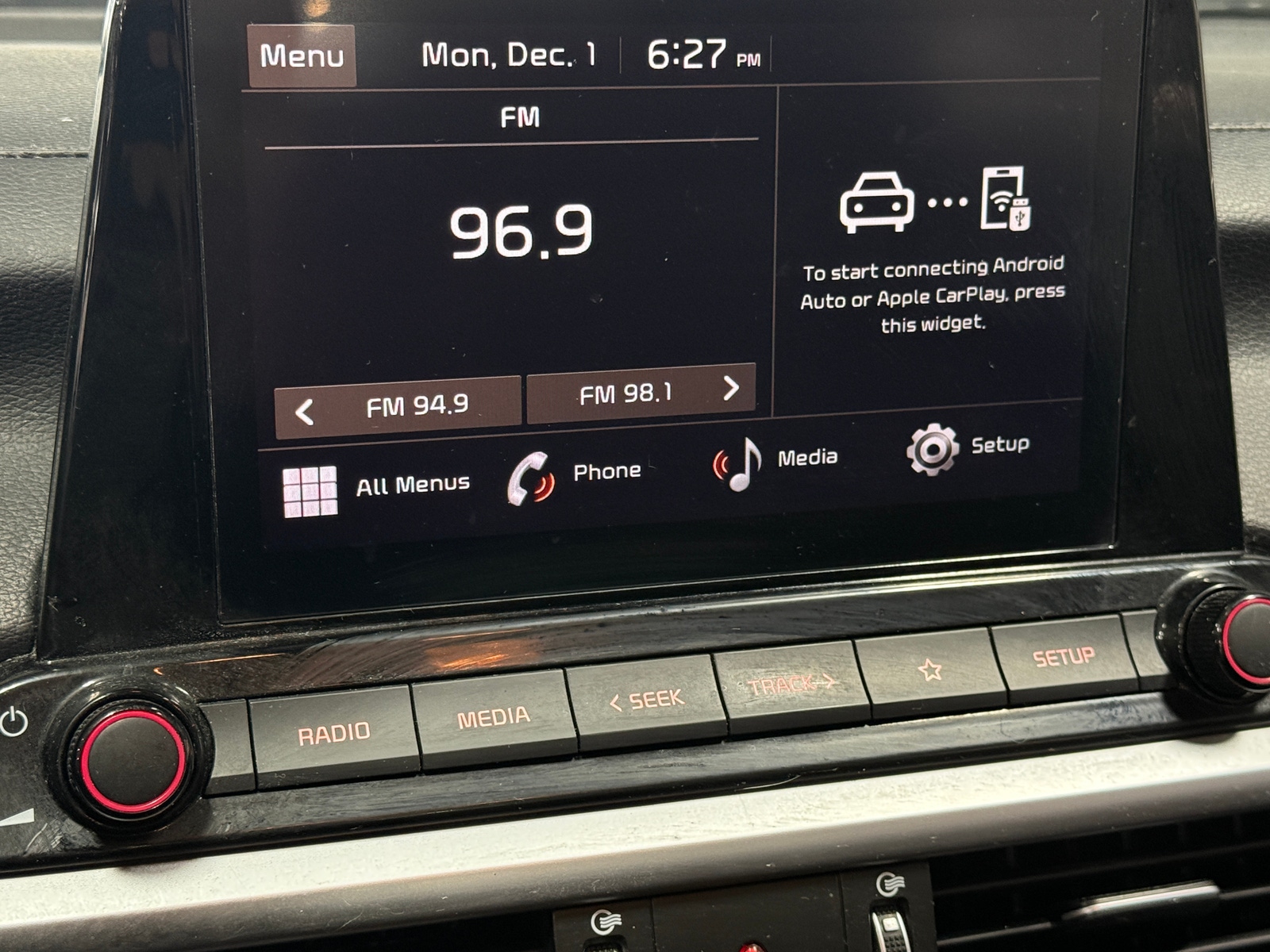 Thumbnail: 2023 Kia Forte - 4