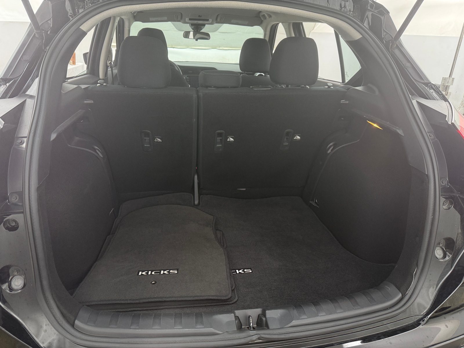 Thumbnail: 2024 Nissan Kicks - 7