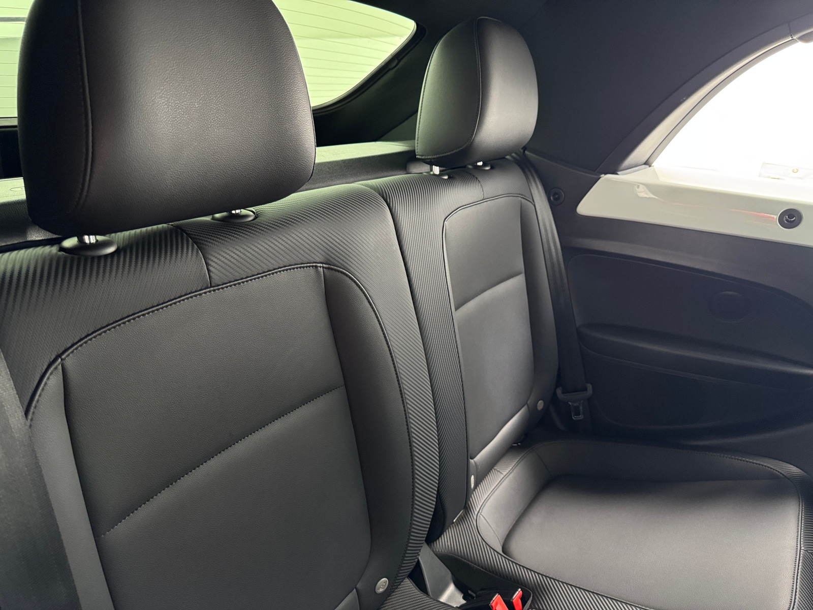 Thumbnail: 2016 Volkswagen Beetle - 5