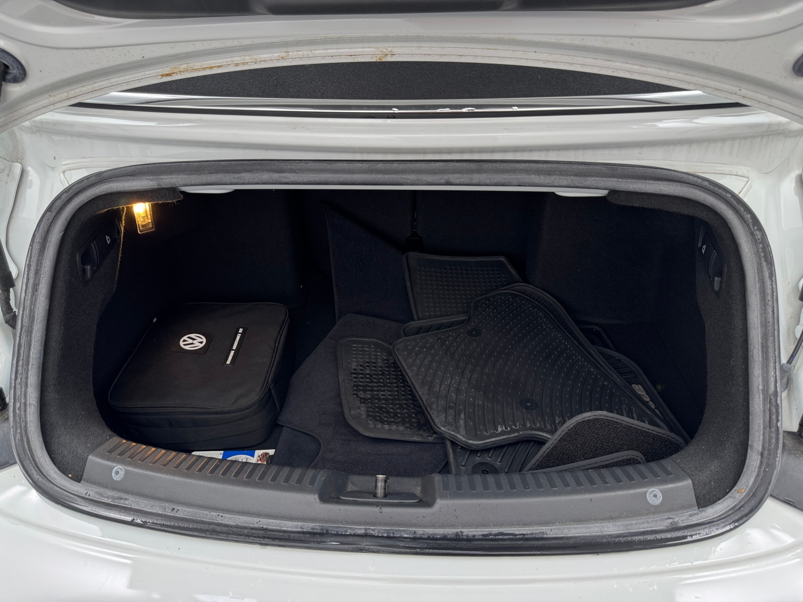 Thumbnail: 2016 Volkswagen Beetle - 6