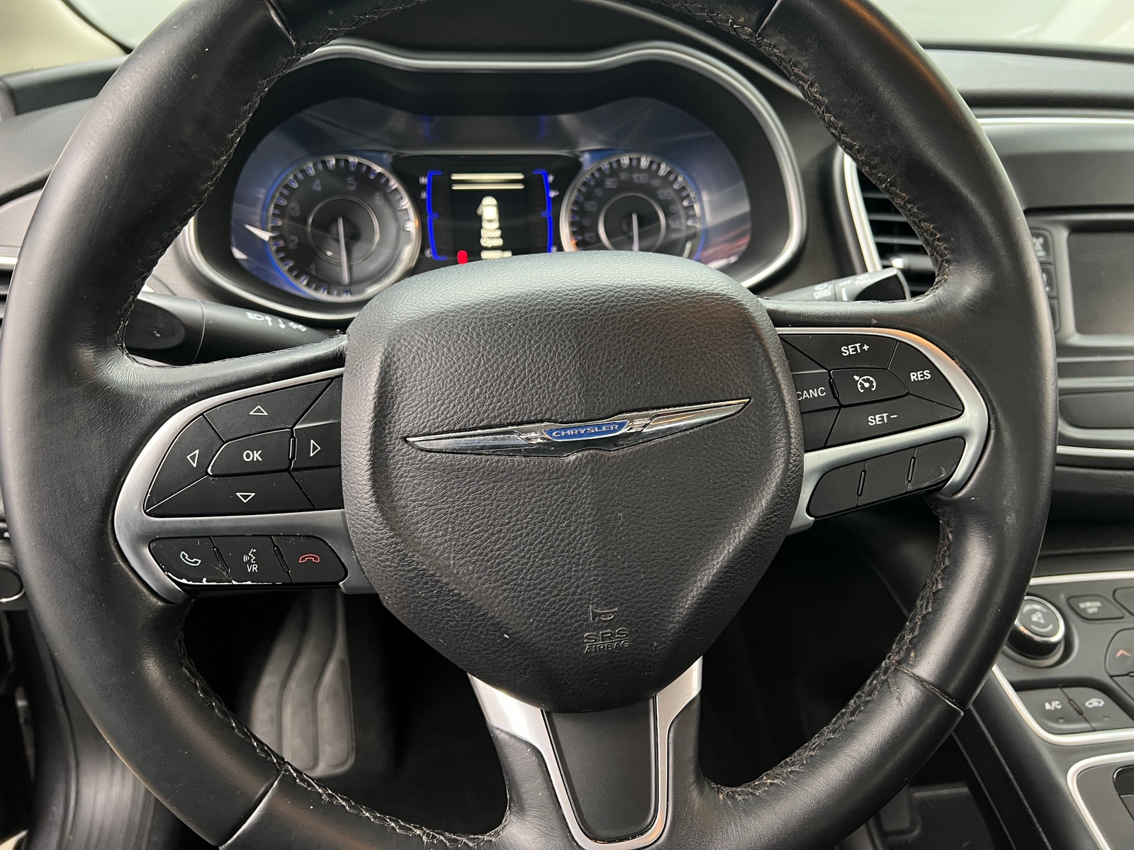 Thumbnail: 2016 Chrysler 200 - 5