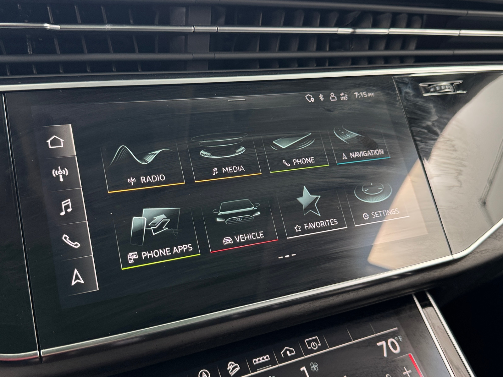 Thumbnail: 2022 Audi Q8 - 3