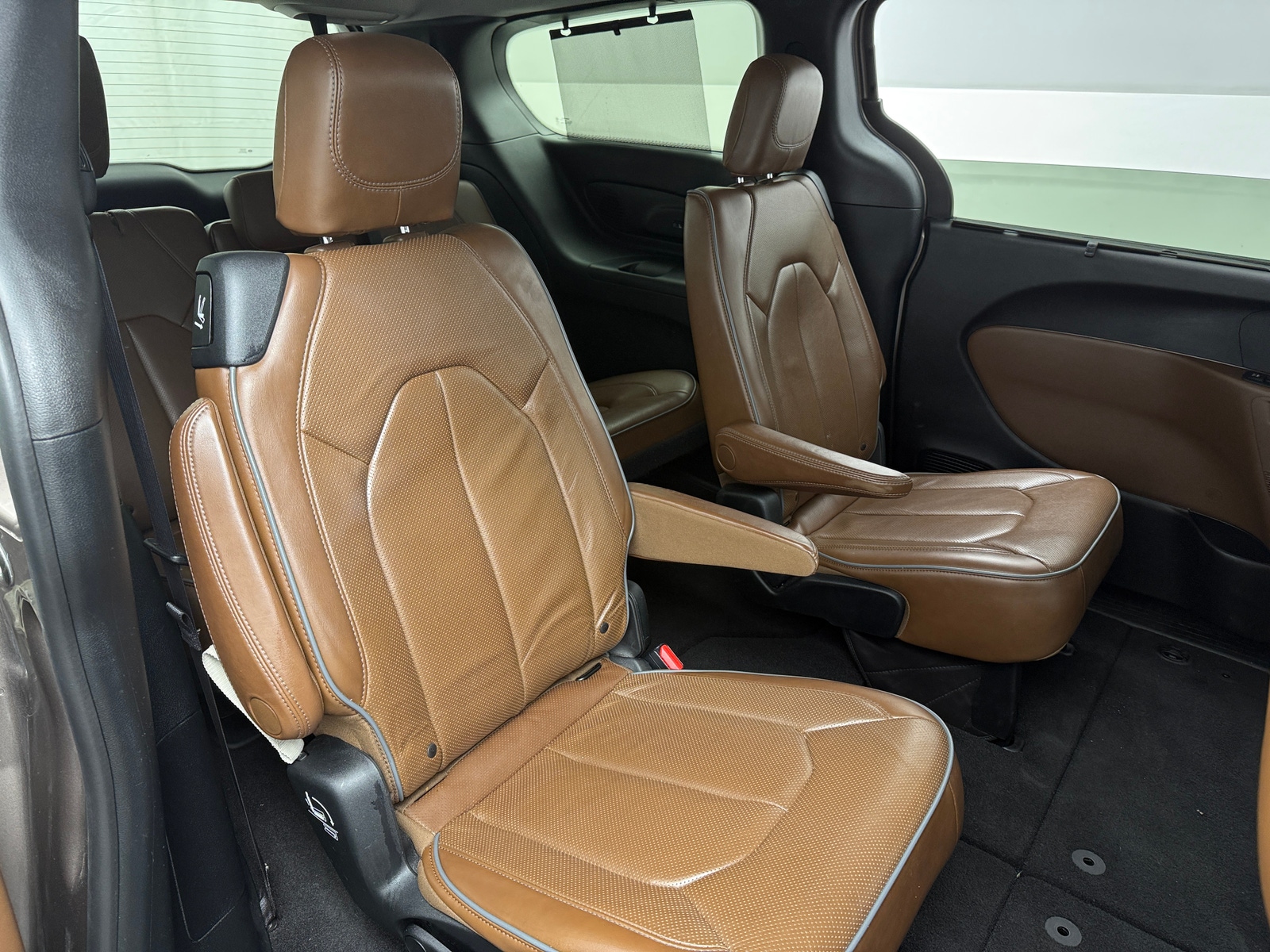 Thumbnail: 2017 Chrysler Pacifica - 5