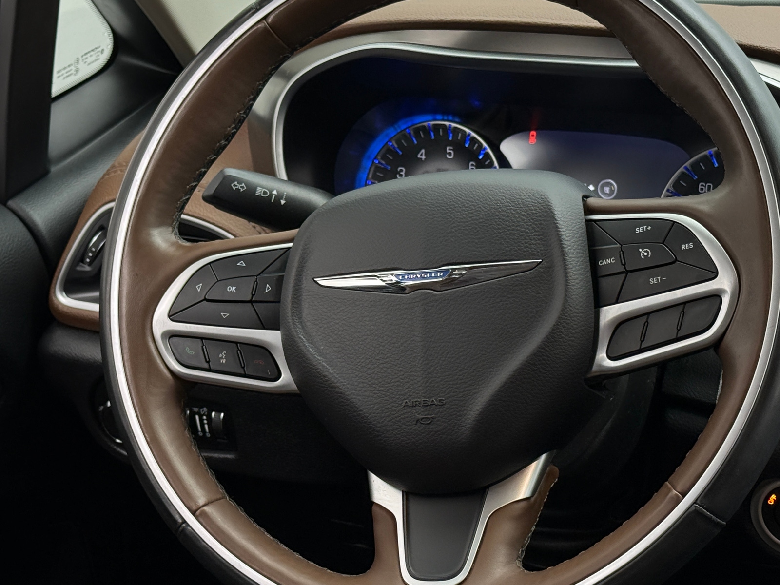 Thumbnail: 2017 Chrysler Pacifica - 4