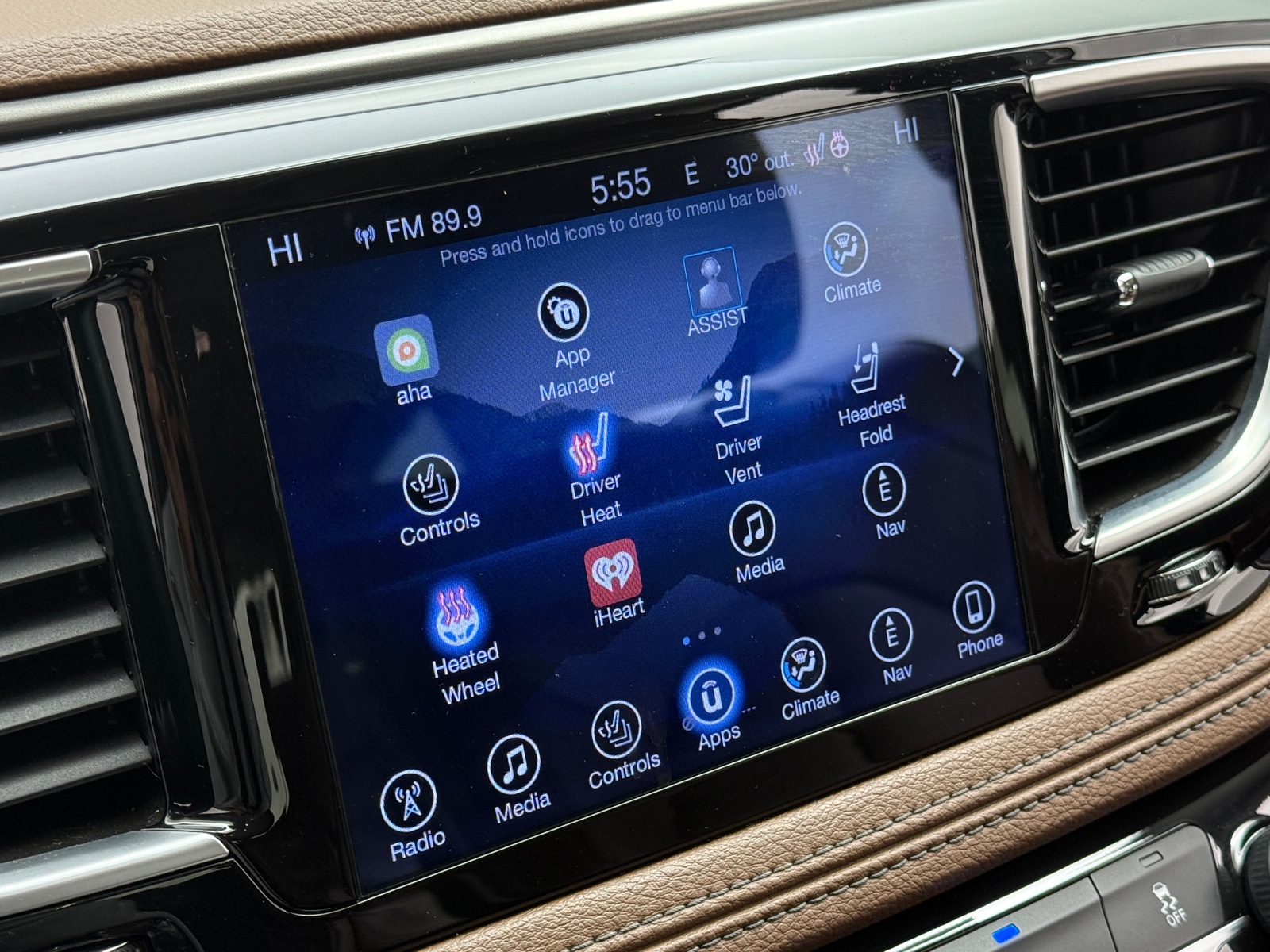 Thumbnail: 2017 Chrysler Pacifica - 3