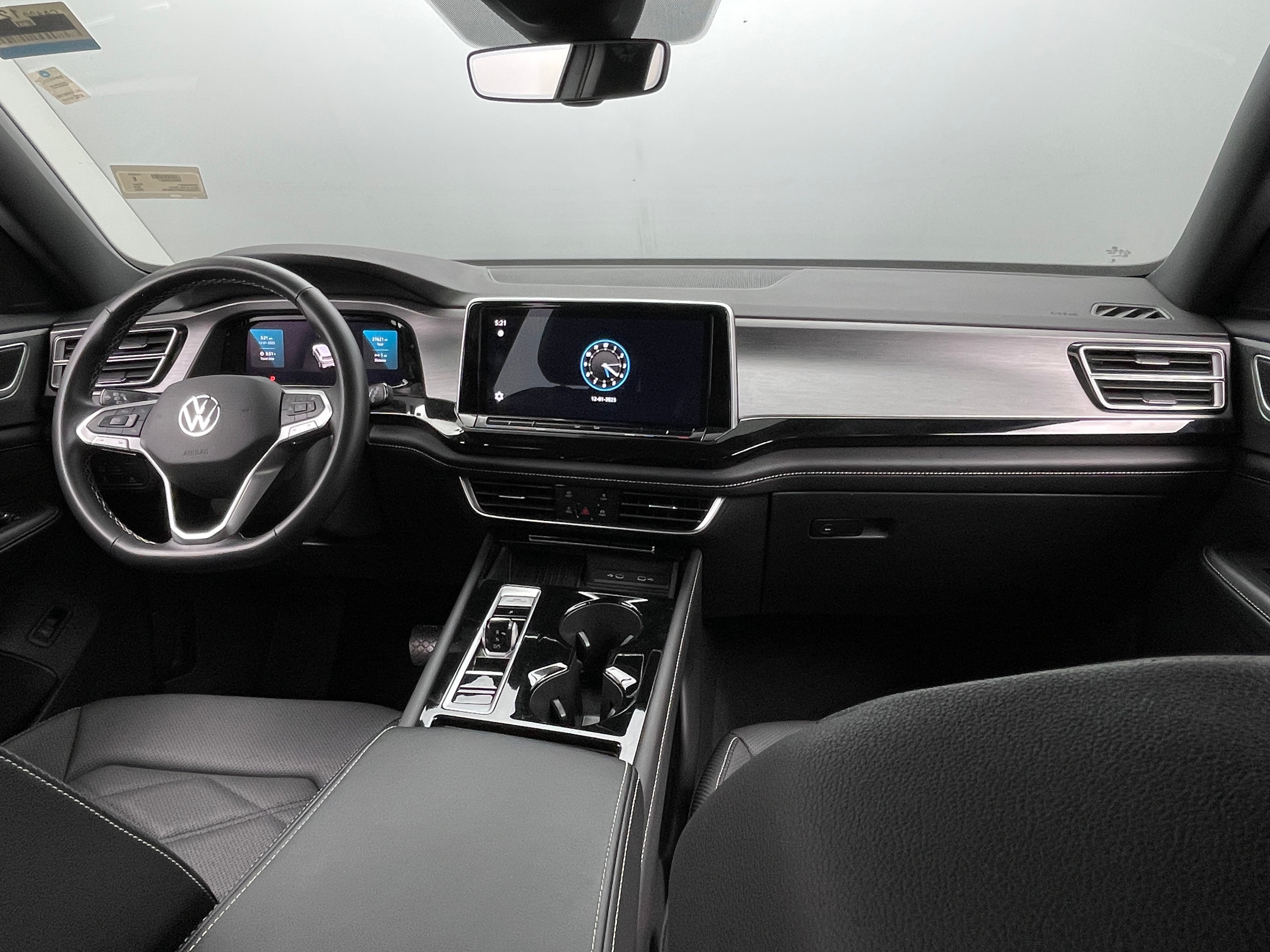 2025 Volkswagen Atlas Cross Sport SE w/Tech - Photo 6