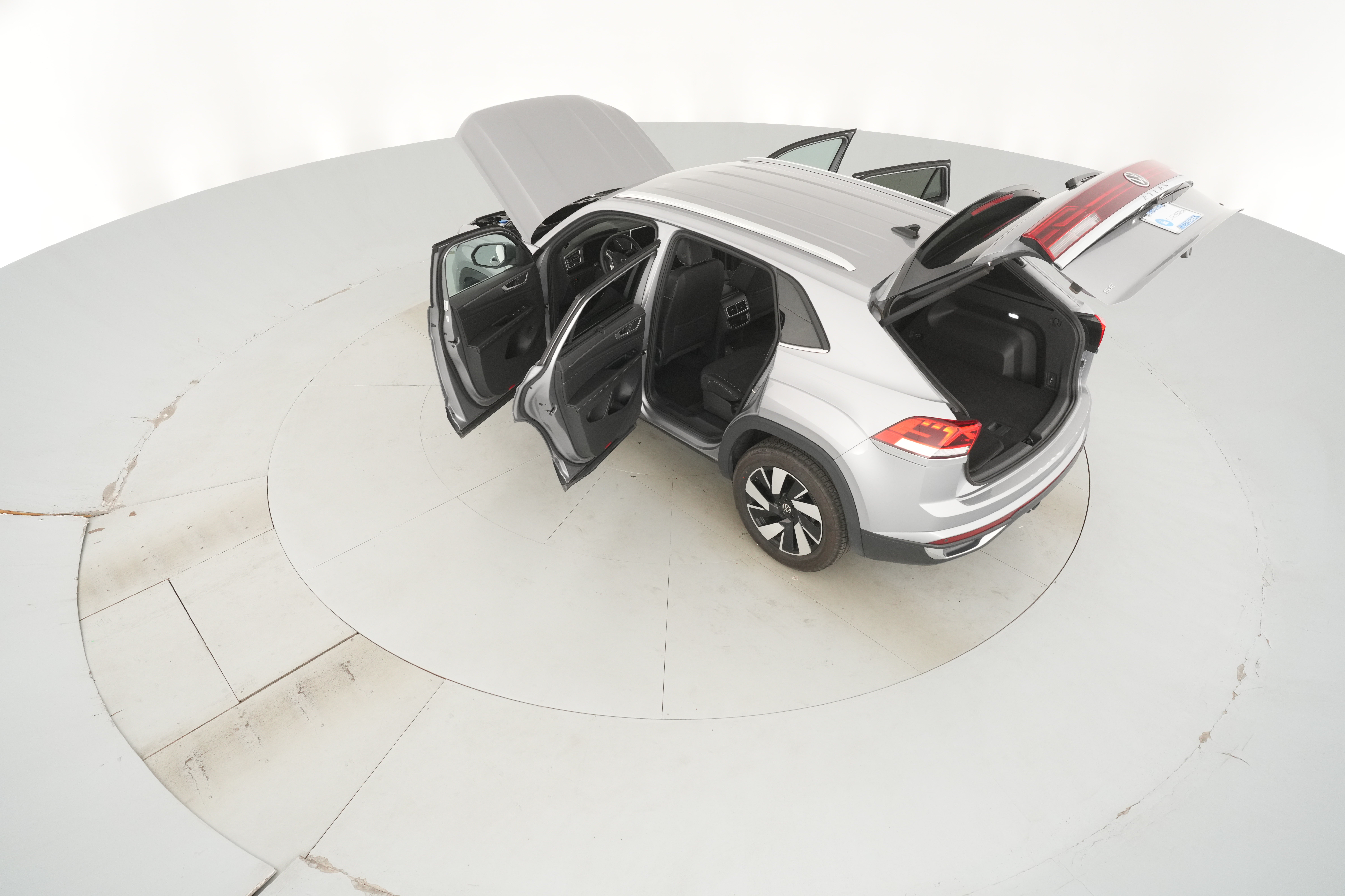 2025 Volkswagen Atlas Cross Sport SE w/Tech - Photo 46