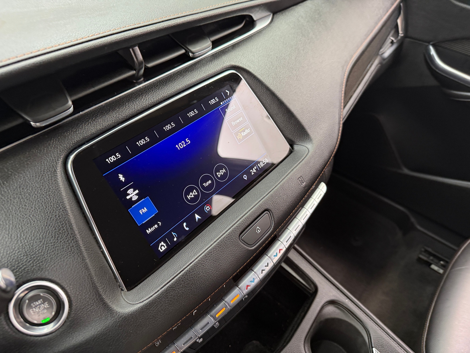 Thumbnail: 2019 Cadillac XT4 - 3