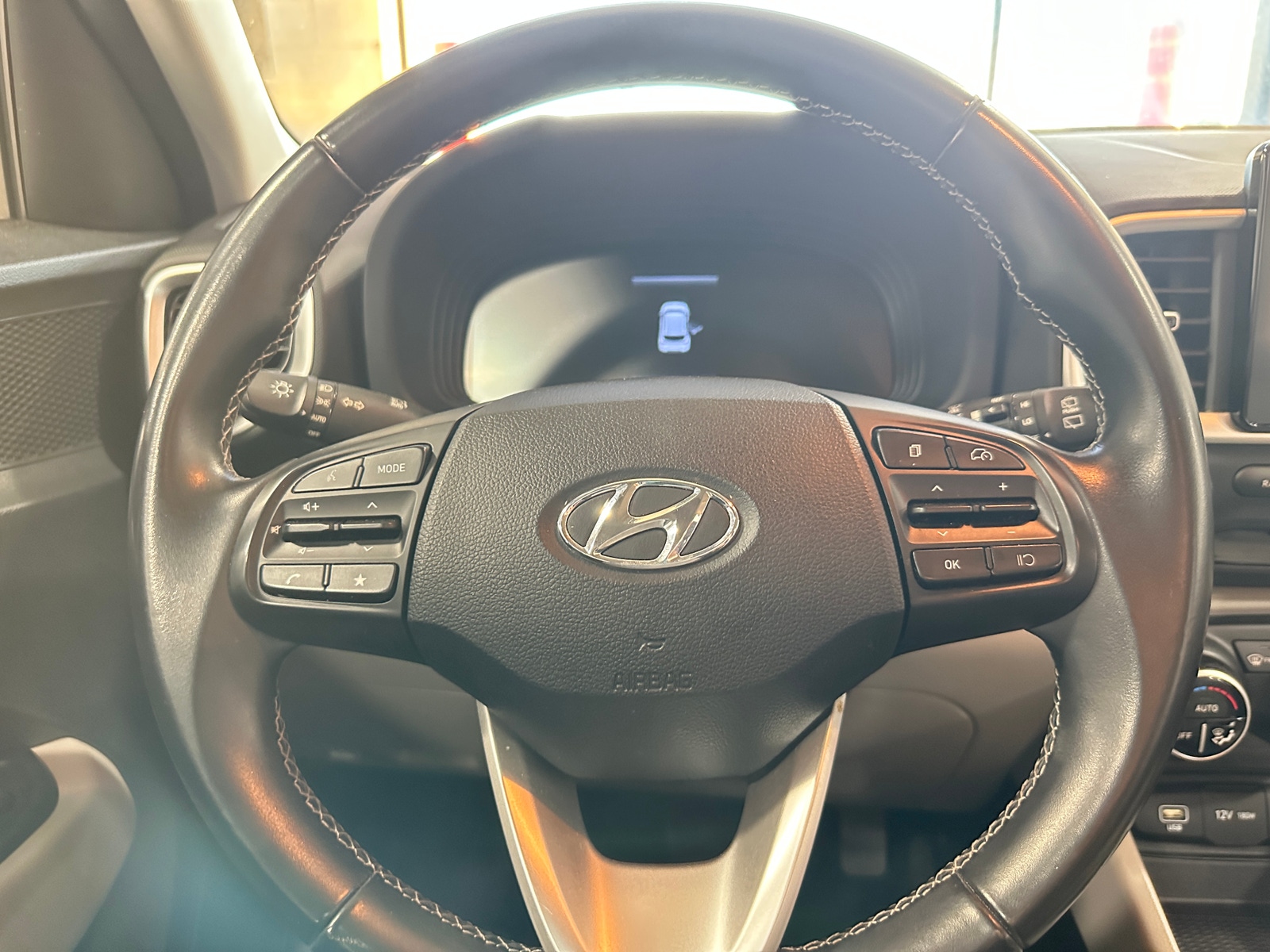 Thumbnail: 2023 Hyundai Venue - 5