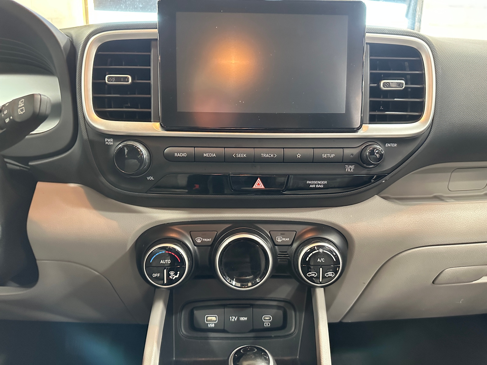 Thumbnail: 2023 Hyundai Venue - 4